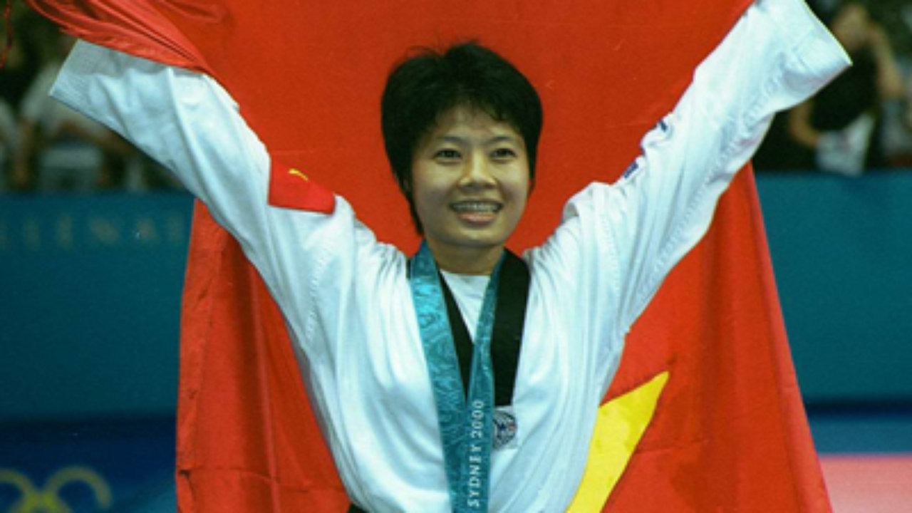 Trần Hiếu Ngân là vận động viên Việt Nam đầu tiên giành Huy chương ở một kỳ Thế vận hội.