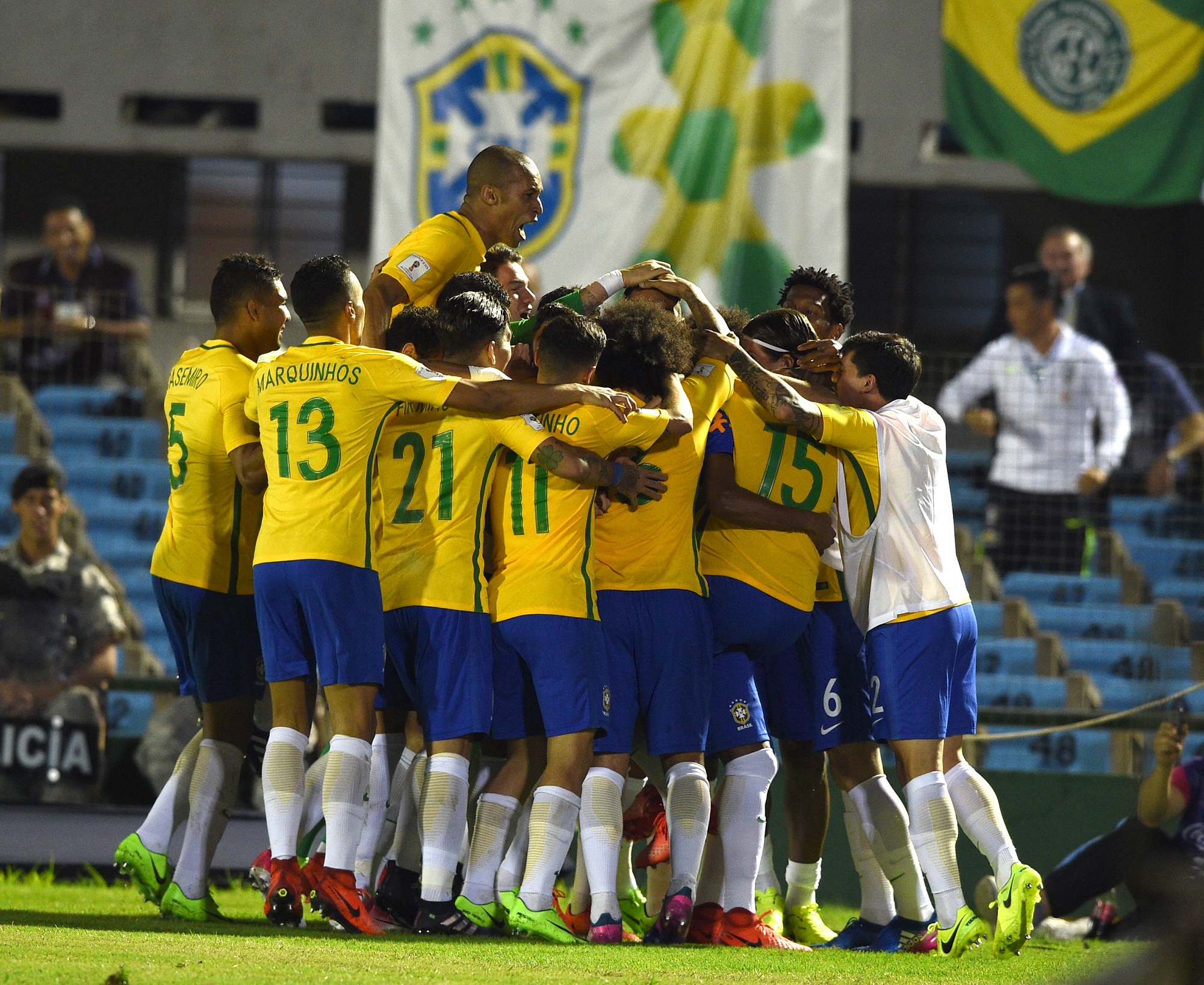 Chiến thắng 3-0 trước Paraguay đã đưa Brazil đến Nga sớm tới hơn 1 năm trời