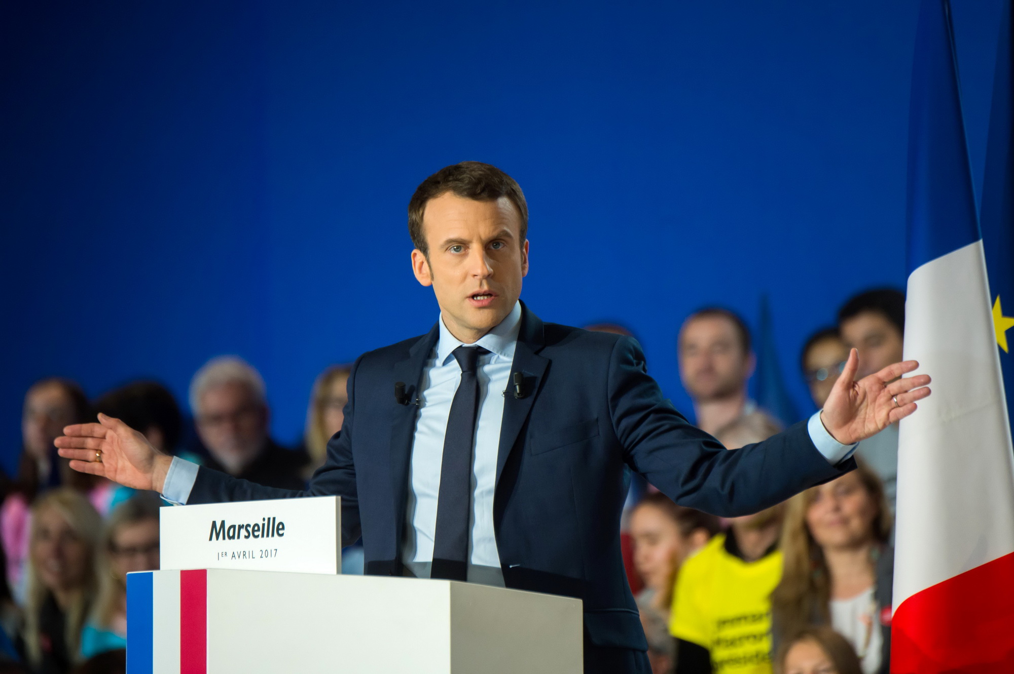 Ứng cử viên trung dung Emmanuel Macron trong chiến dịch tranh cử tại Marseille, miền nam Pháp ngày 1/4. (Ảnh: AFP/TTXVN)