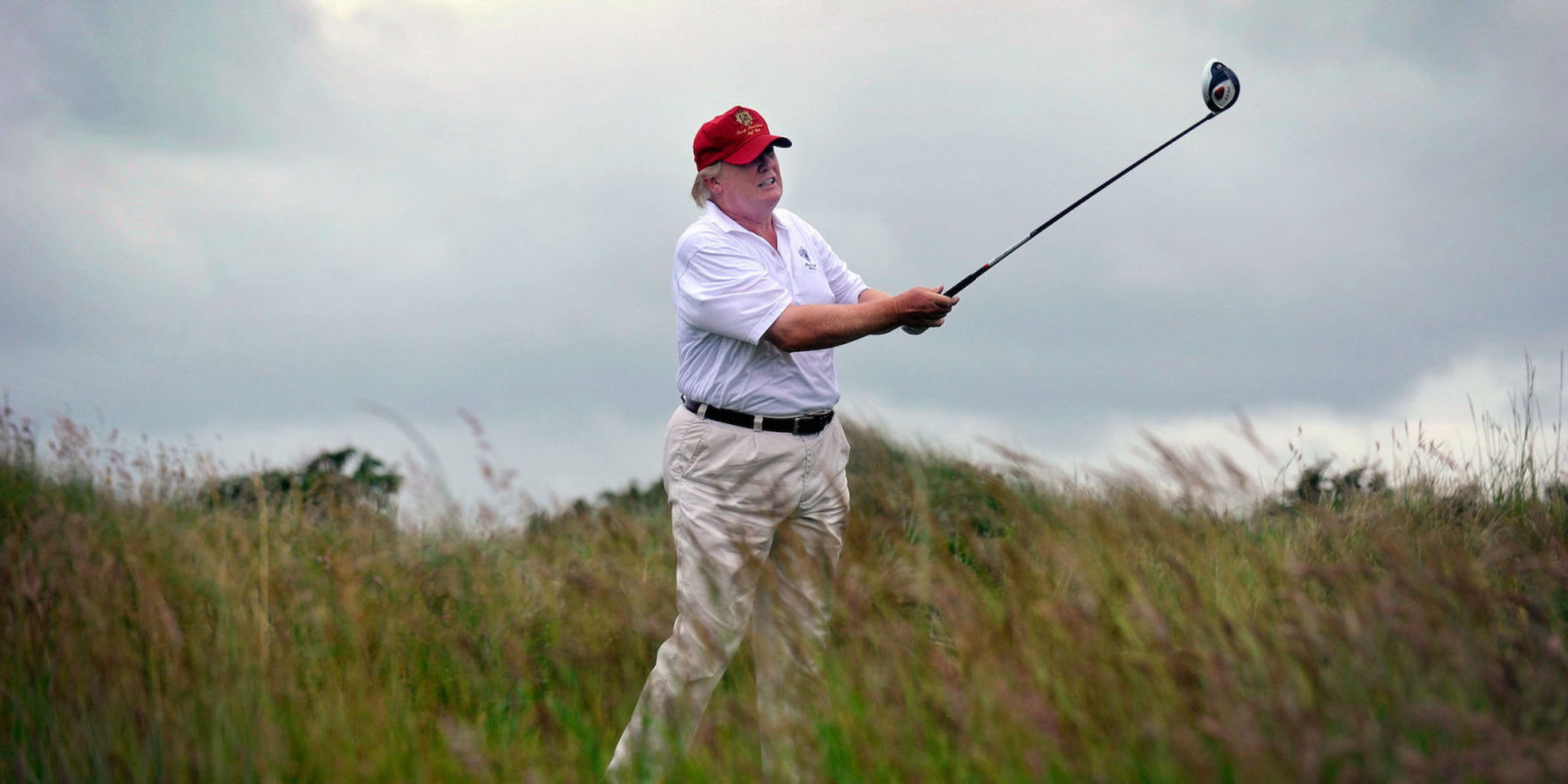 Tổng thống Trump bị chỉ trích vì chơi golf quá nhiều (Ảnh: Esquire)