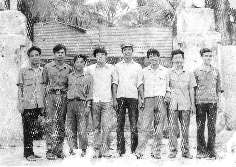 Đoàn kỹ thuật viên Thông tấn xã Việt Nam sang giúp Campuchia năm 1979. (Ảnh tư liệu do chuyên gia Đỗ Sỹ Mến cung cấp)