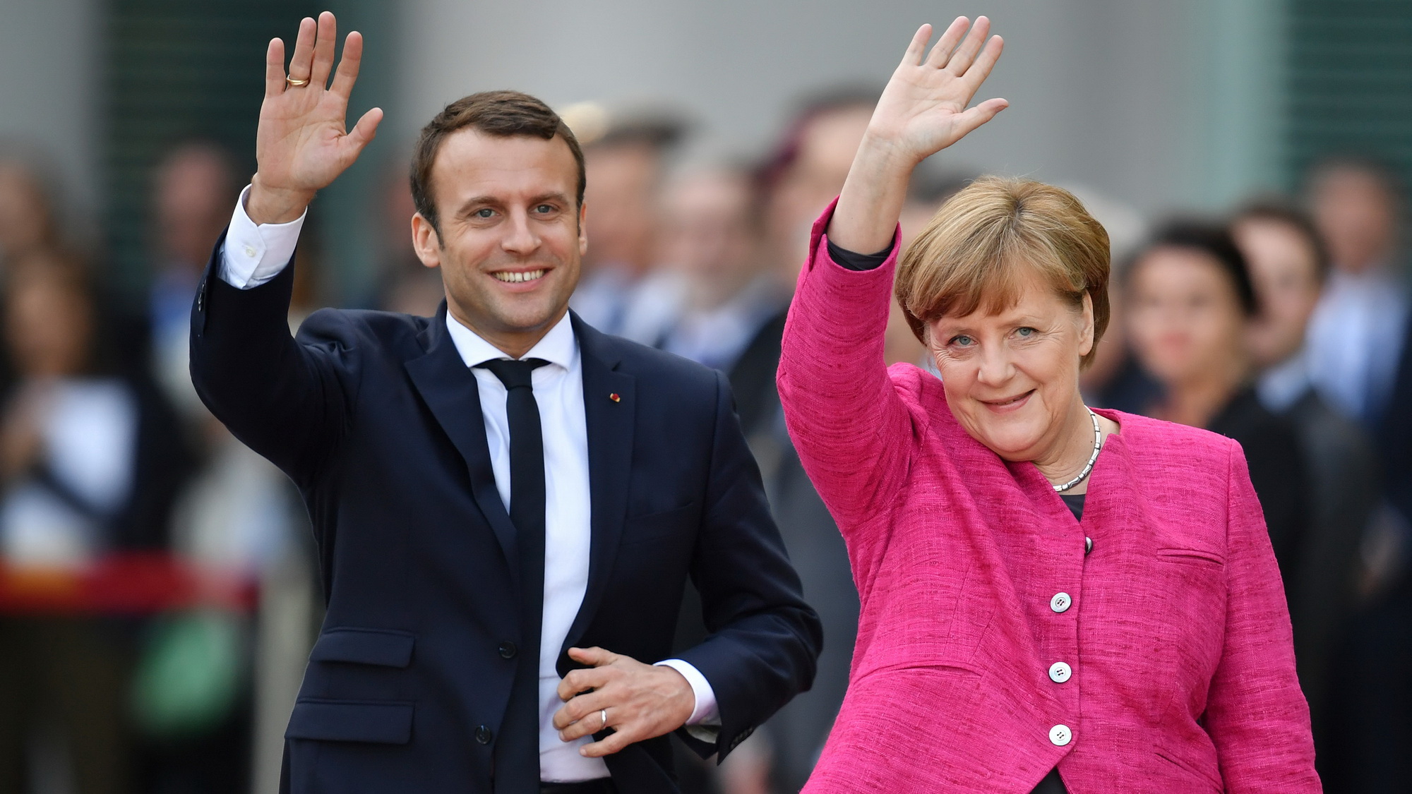 Tổng thống Pháp Emmanuel Macron và Thủ tướng Đức Angela Merkel. (Nguồn: CNN)