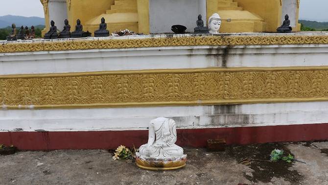 Một ngôi Chùa bị phiến quân phá hủy hôm 4/9 ở bang Rakhine (Nguồn: AFP/TTXVN)