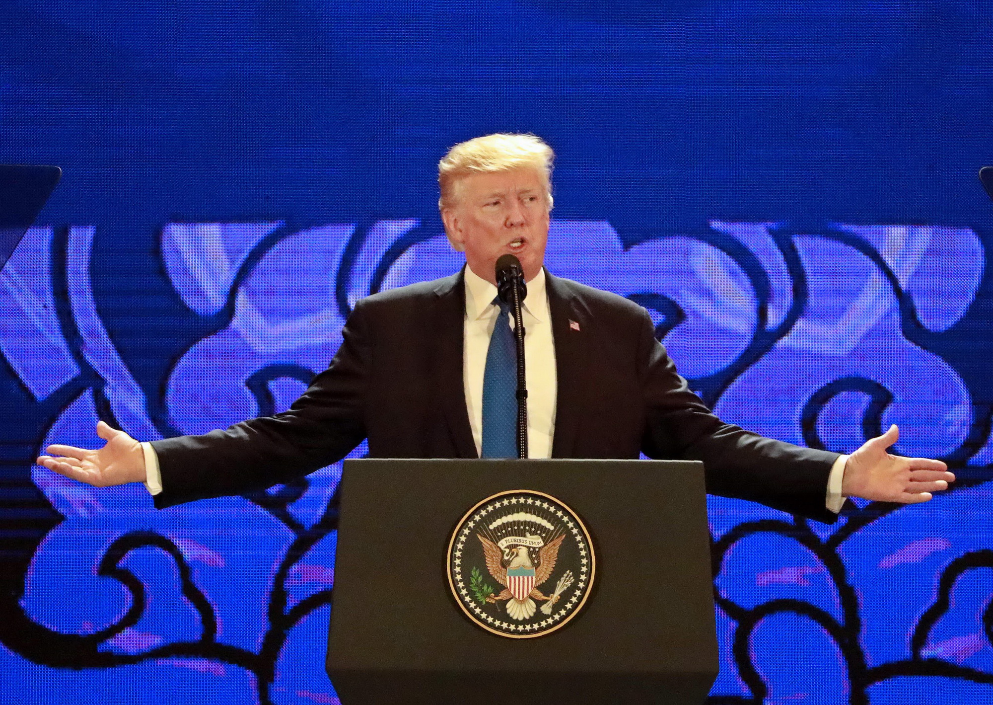 Tổng thống Mỹ Donald Trump phát biểu tại Hội nghị Thượng đỉnh Doanh nghiệp Diễn đàn Hợp tác Kinh tế châu Á-Thái Bình Dương (APEC) 2017 diễn ra ở Đà Nẵng, Việt Nam. (Nguồn: AFP/TTXVN)