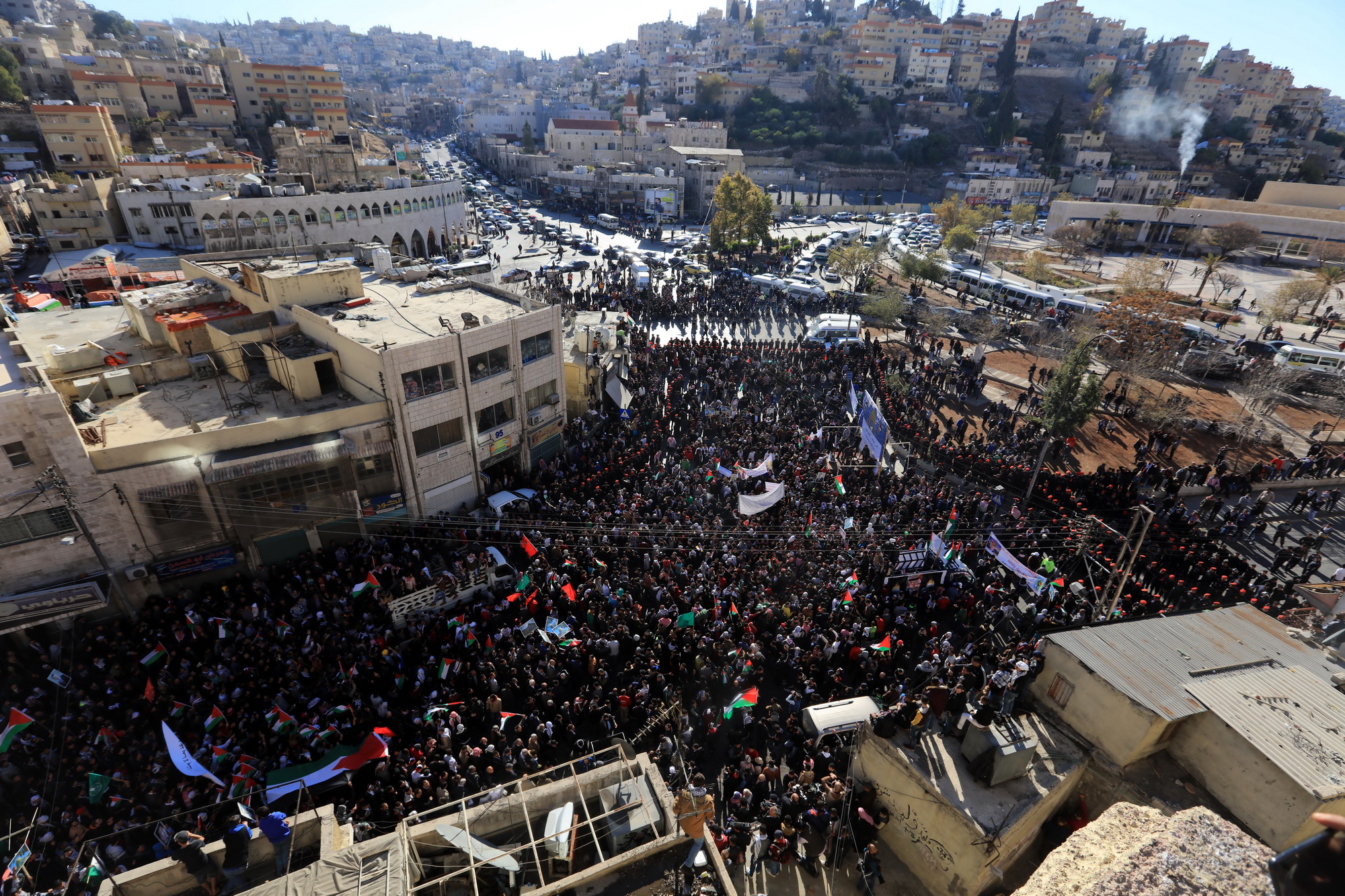 Người dân tham gia biểu tình phản đối việc Tổng thống Mỹ Donald Trump công nhận Jerusalem là thủ đô của Israel tại Amman, Jordan ngày 8/12. (Nguồn: THX/TTXVN)