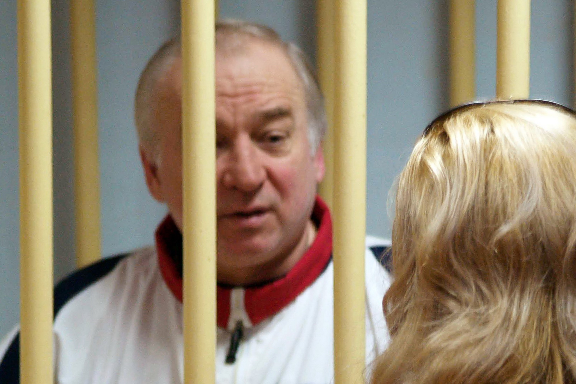 Ảnh tư liệu: Cựu điệp viên Sergei Skripal trong phiên xét xử tại tòa án quân sự ở Moskva ngày 9/8/2006. (Nguồn: AFP/TTXVN)