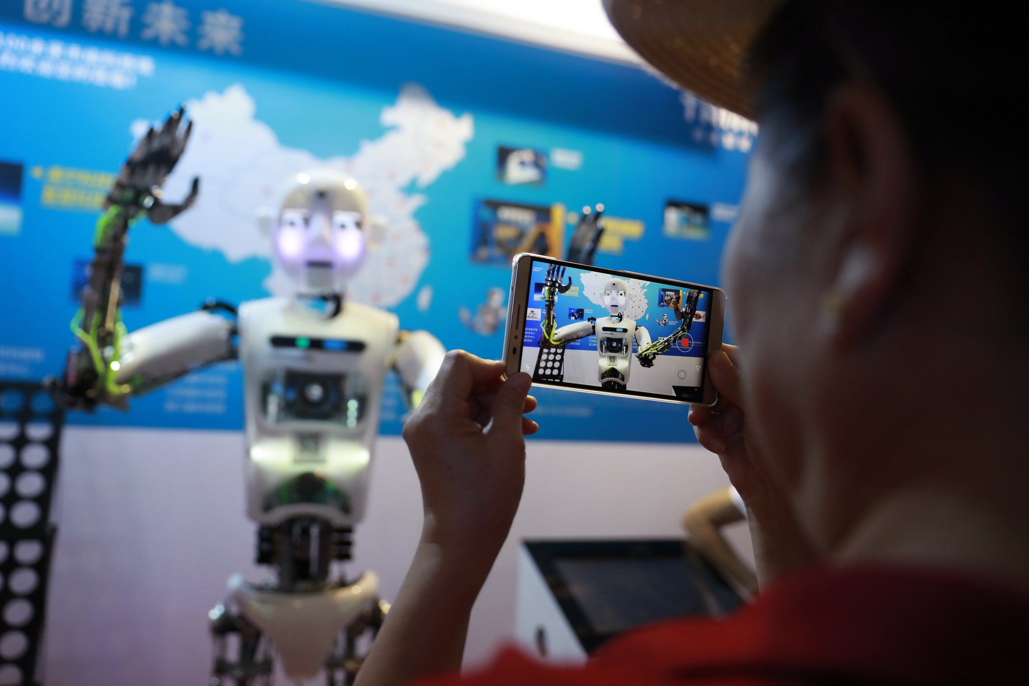 Robot được trưng bày tại Triển lãm Công nghệ cao Quốc tế tại Bắc Kinh, Trung Quốc. (Nguồn: EPA/TTXVN)