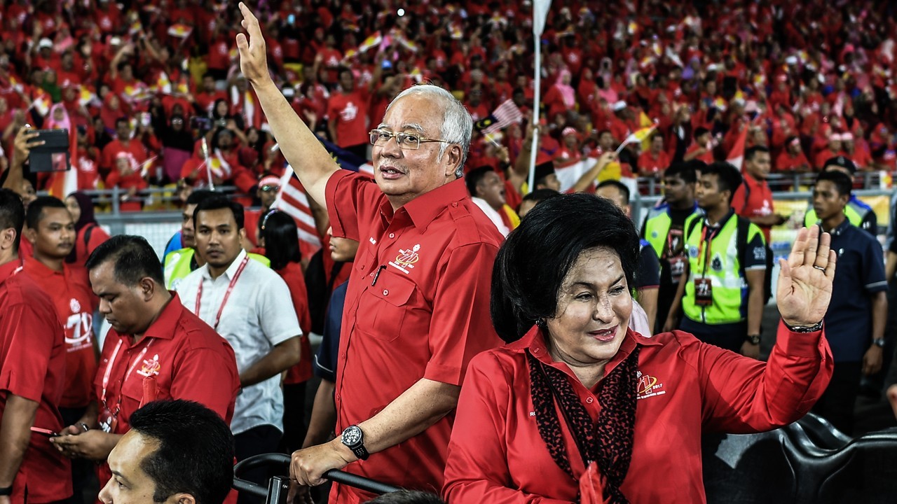 Cựu Thủ tướng Malaysia Najib Razak cùng phu nhân là bà Rosmah Mansor. (Nguồn: AFP)