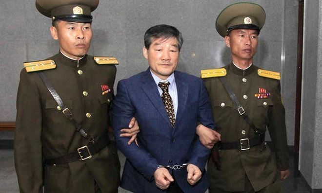 Mới đây, ngày 9/5, Triều Tiên đã thả 3 công dân Mỹ là Kim Hak-song, Kim Sang-duk và Kim Dong-chul (ảnh giữa). (Nguồn: AFP/TTXVN)