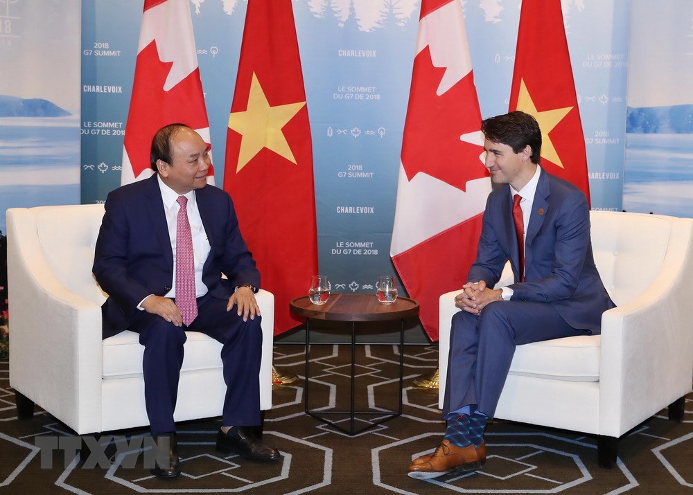 Nguyen Xuan Phuc s’entretient avec Justin Trudeau en marge du sommet du G7 élargi