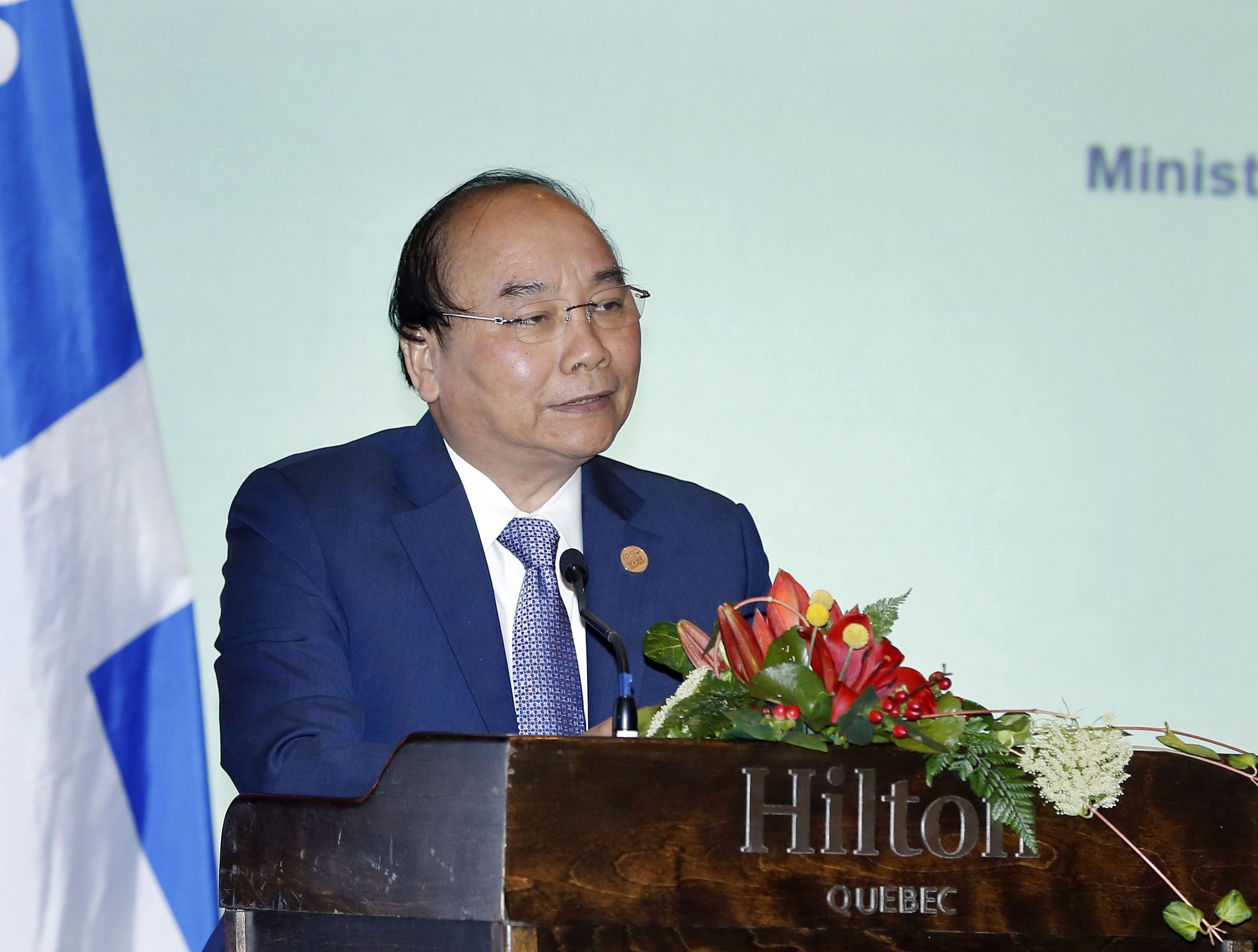 El premier Xuan Phuc asistió también al Coloquio Empresarial Vietnam-Canadá (Fuente: VNA)
