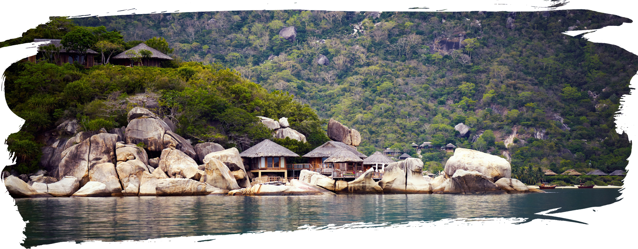 Khu nghỉ dưỡng Six Senses Ninh Van Bay nằm trên một trong những bán đảo đẹp nhất vịnh Nha Trang với những thành đá đồ sộ. (Nguồn ảnh: Six Senses)