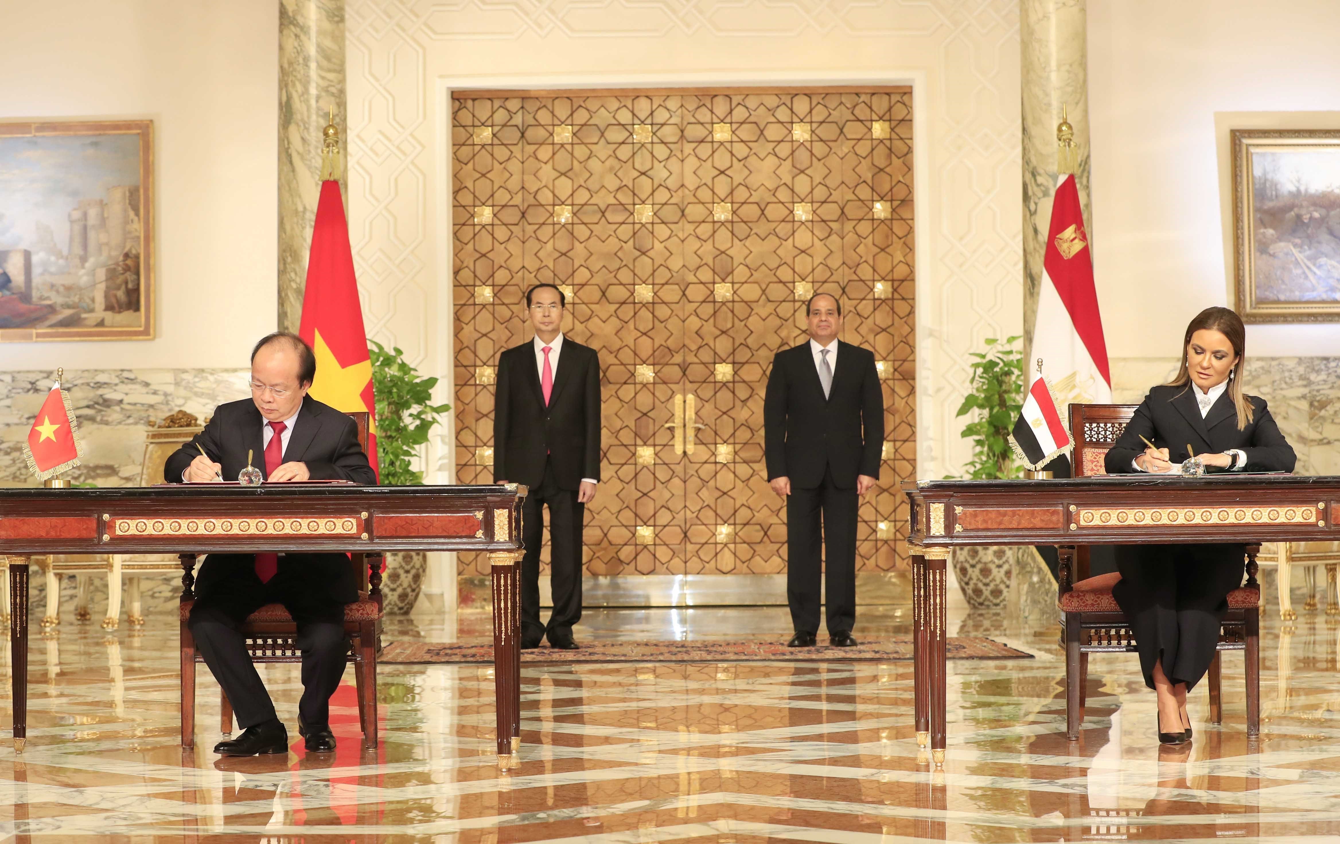 At the talks, the two Presidents witnessed the signing of a number of important cooperation deals.  (Photo: VNA)