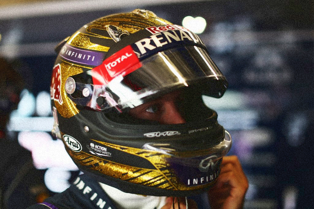 Tay đua từng 4 lần vô địch thế giới Sebastian Vettel từng lập kỷ lục khi sở hữu chiếc mũ đắt nhất thế giới. (Nguồn: Reddit)