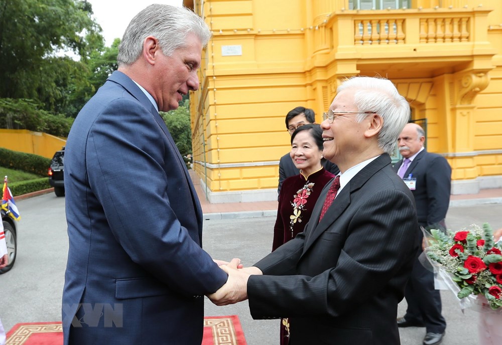Nguyen Phu Trong saludó a Miguel Díaz-Canel en Hanoi (Fuente: VNA)
