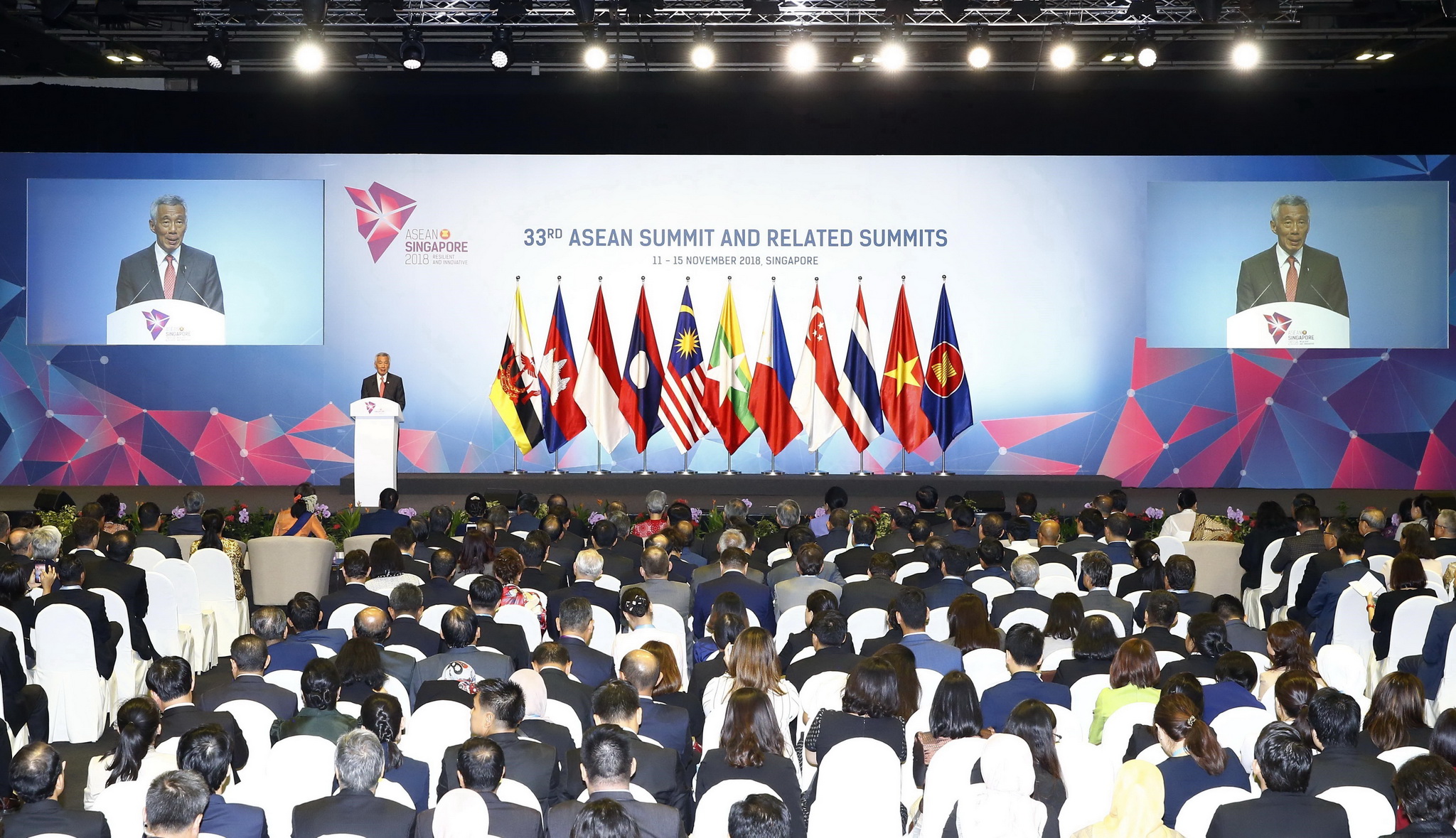 Thủ tướng Singapore Lý Hiển Long phát biểu khai mạc Hội nghị Cấp cao ASEAN lần thứ 33. (Ảnh: Thống Nhất/TTXVN)