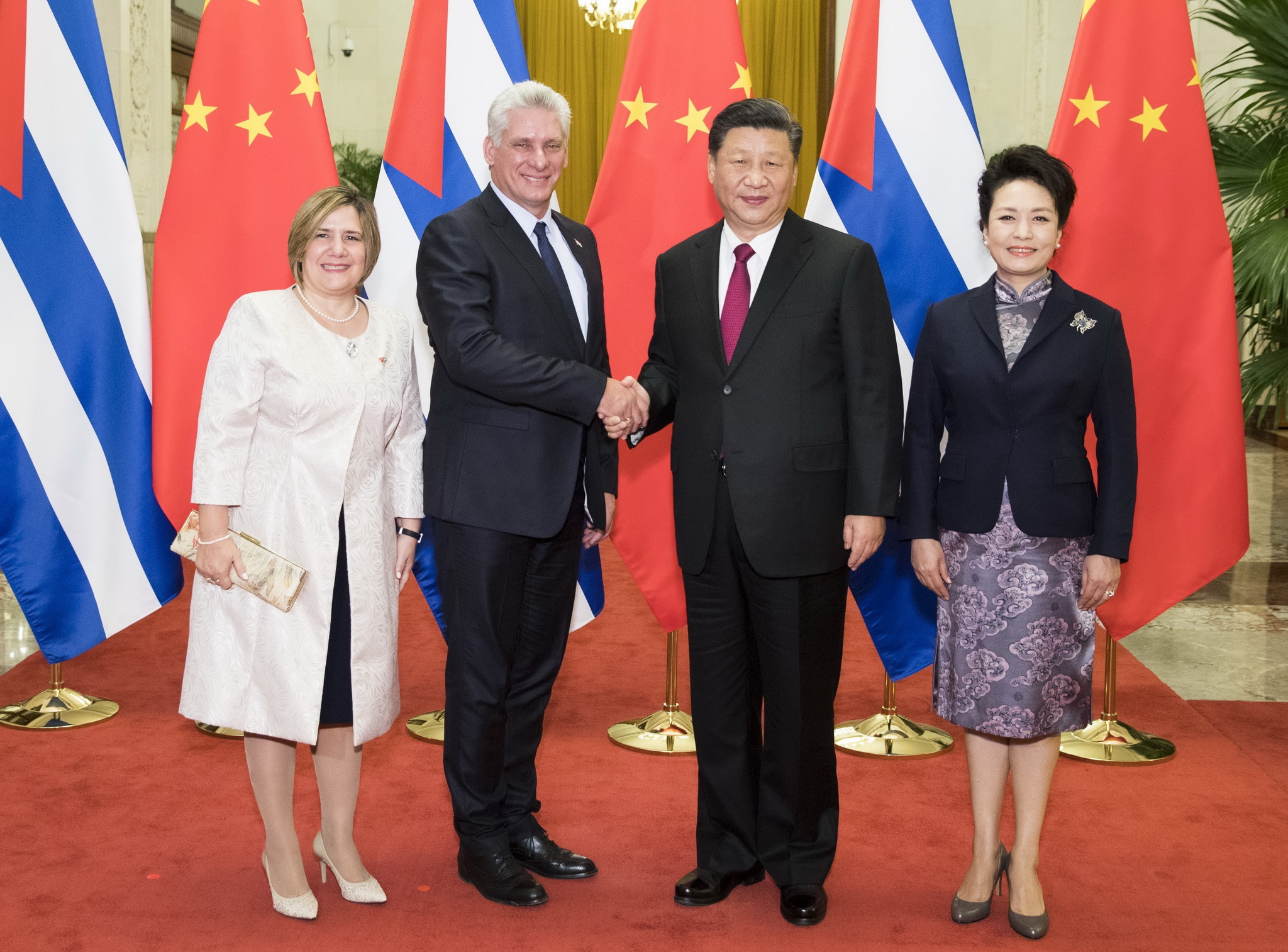 Chủ tịch Trung Quốc Tập Cận Binh (thứ 2, phải) và Chủ tịch Cuba Miguel Diaz-Canel (thứ 2, trái) trong cuộc gặp tại Bắc Kinh ngày 8/11/2018. (Ảnh: THX/TTXVN)