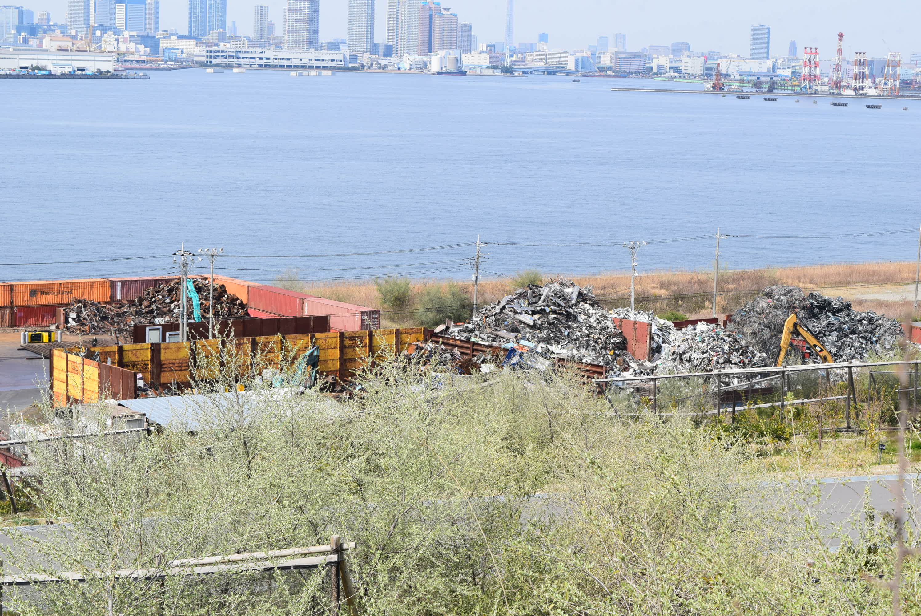 Cảng tập kết rác kim loại tại đảo Odaiba. (Ảnh: Nguyễn Tuyến/Vietnam+)