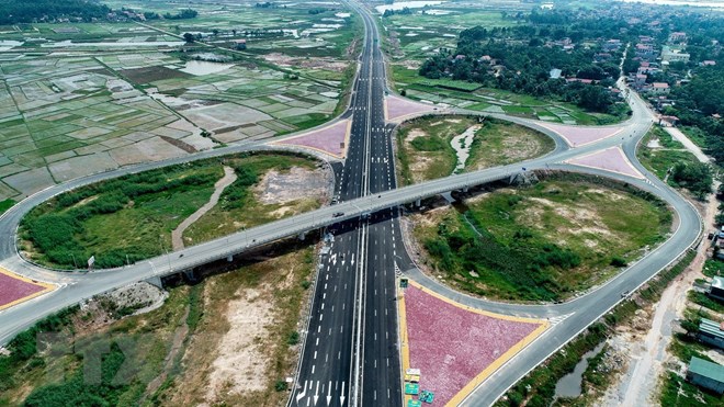 The Hanoi-Hai Phong highway is the most modern of its kind in Vietnam (Photo: VNA)