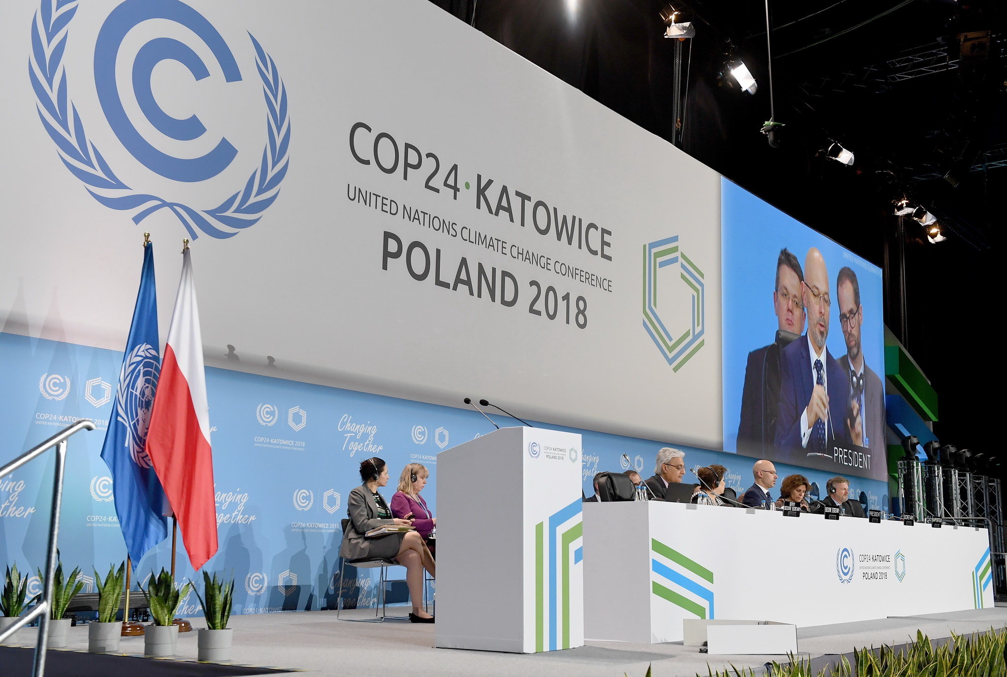 Các đại biểu tham dự Hội nghị COP 24 tại Katowice, Ba Lan, ngày 2/12/2018. (Ảnh: AFP/TTXVN)