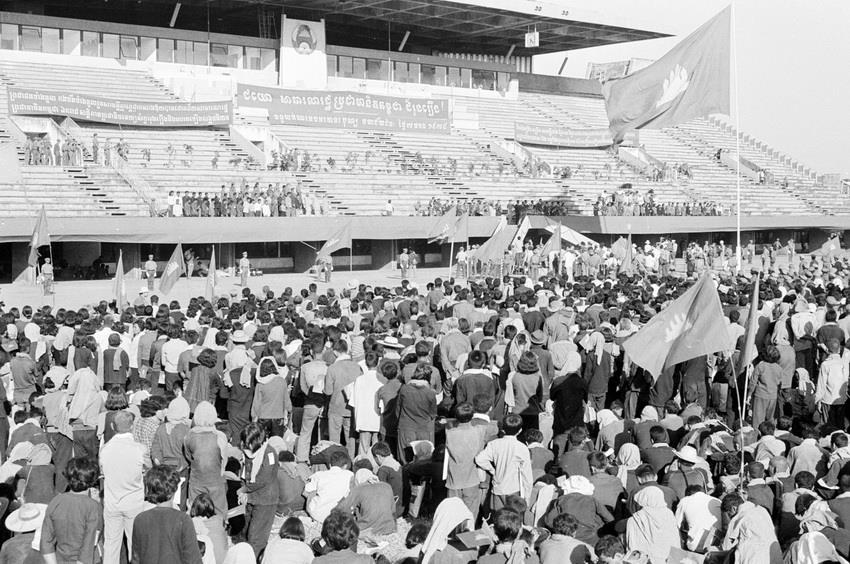 Nhân dân Campuchia trong Lễ mừng chiến thắng 7/1/1979, được tổ chức ngày 25/1/1979 tại sân vận động Olympic ở thủ đô Phnom Penh. Ảnh: TTXVN