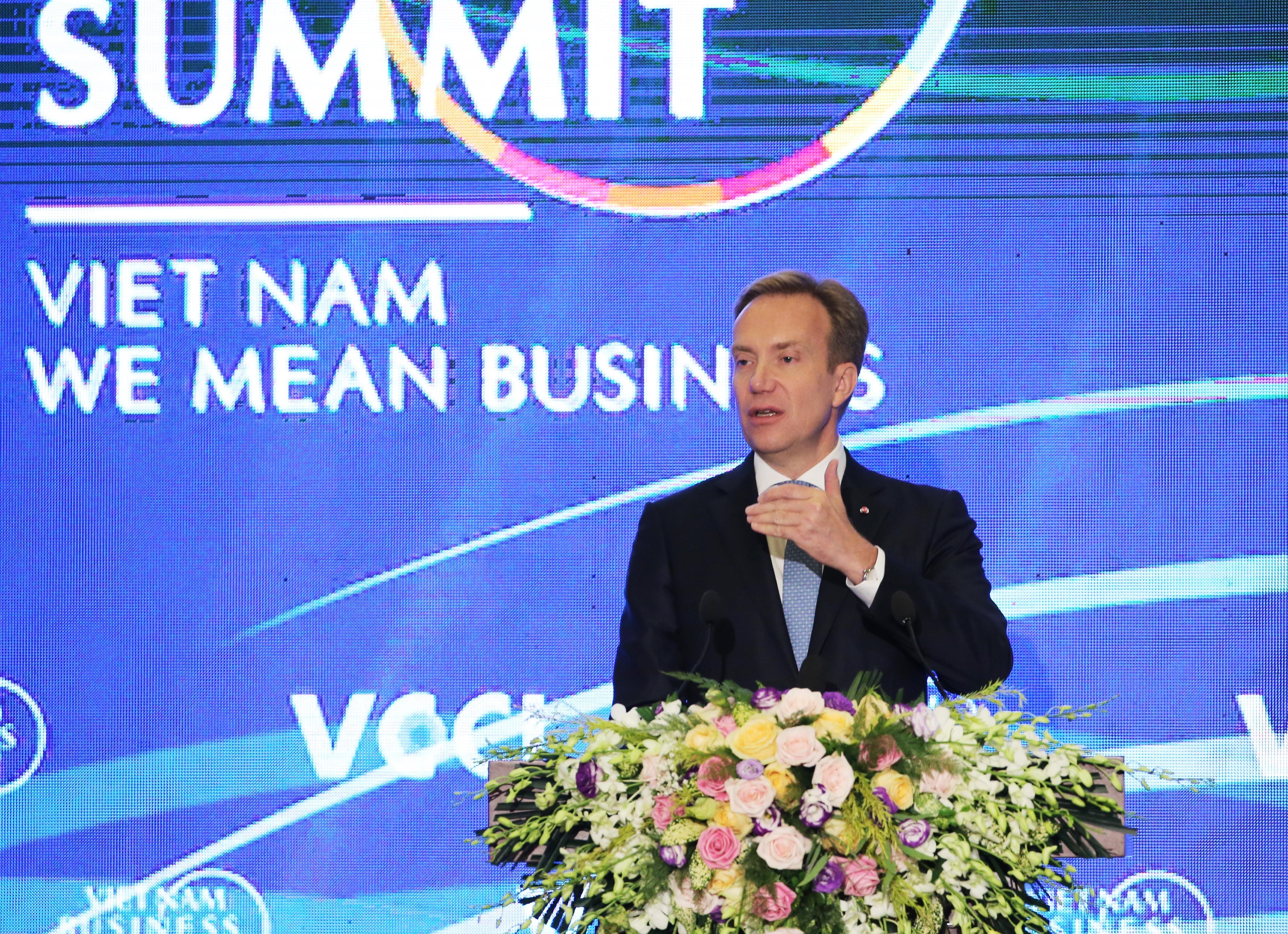 WEF President Borge Brende at the Business Summit (Photo: VNA)