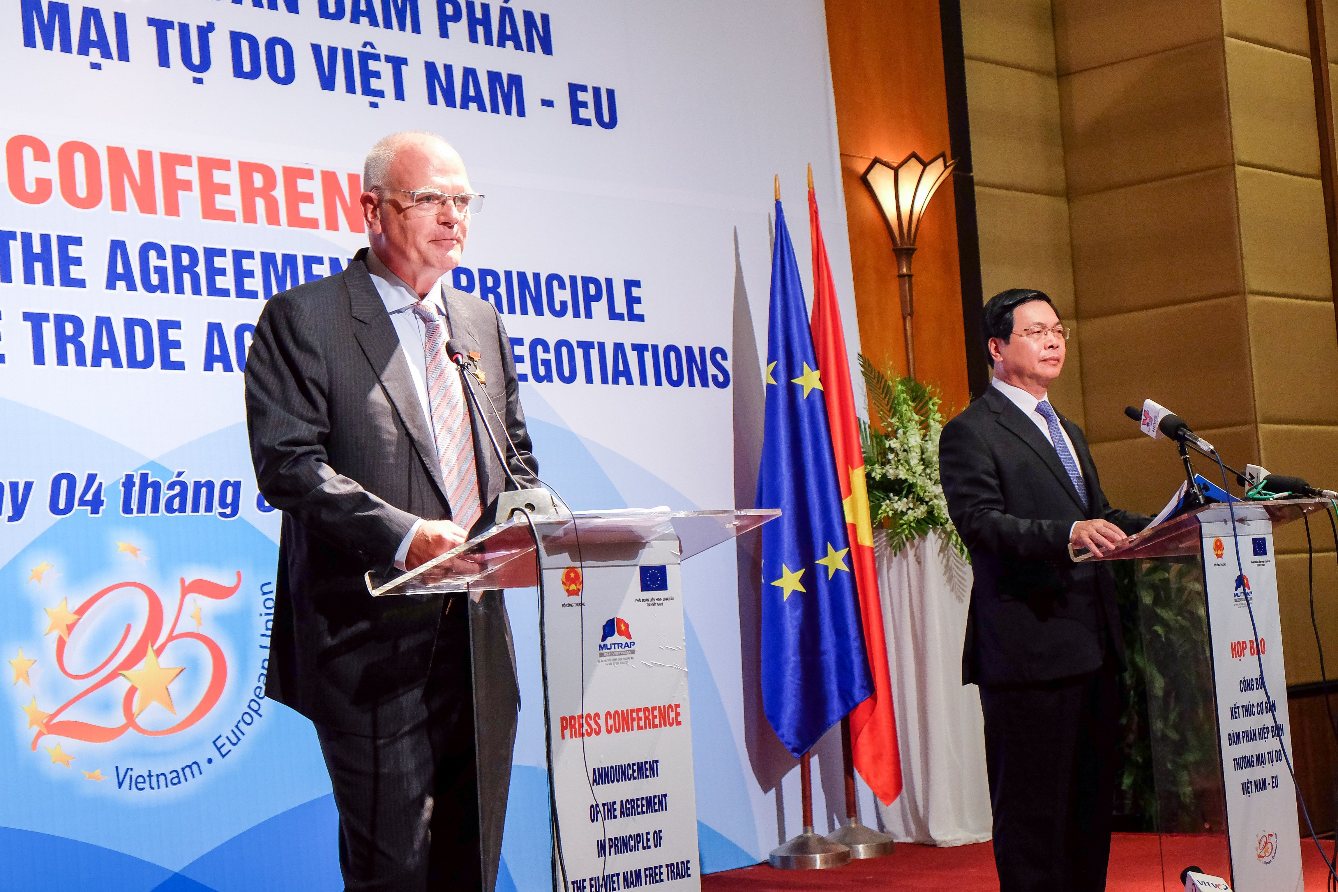 La conférence de presse pour annoncer l’achèvement des négociations de l’Accord de libre-échange Vietnam-UE a eu lieu le 4 août 2015.