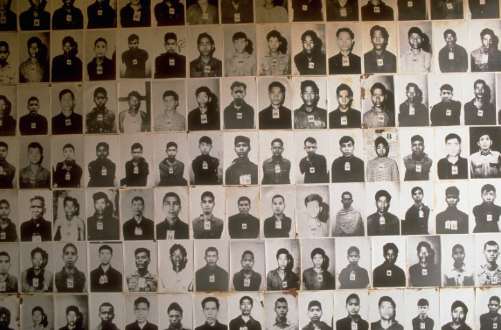 Hình ảnh các nạn nhân của chế độ diệt chủng Pol Pot tại Nhà tù Toul Sleng (Ảnh: AFP)