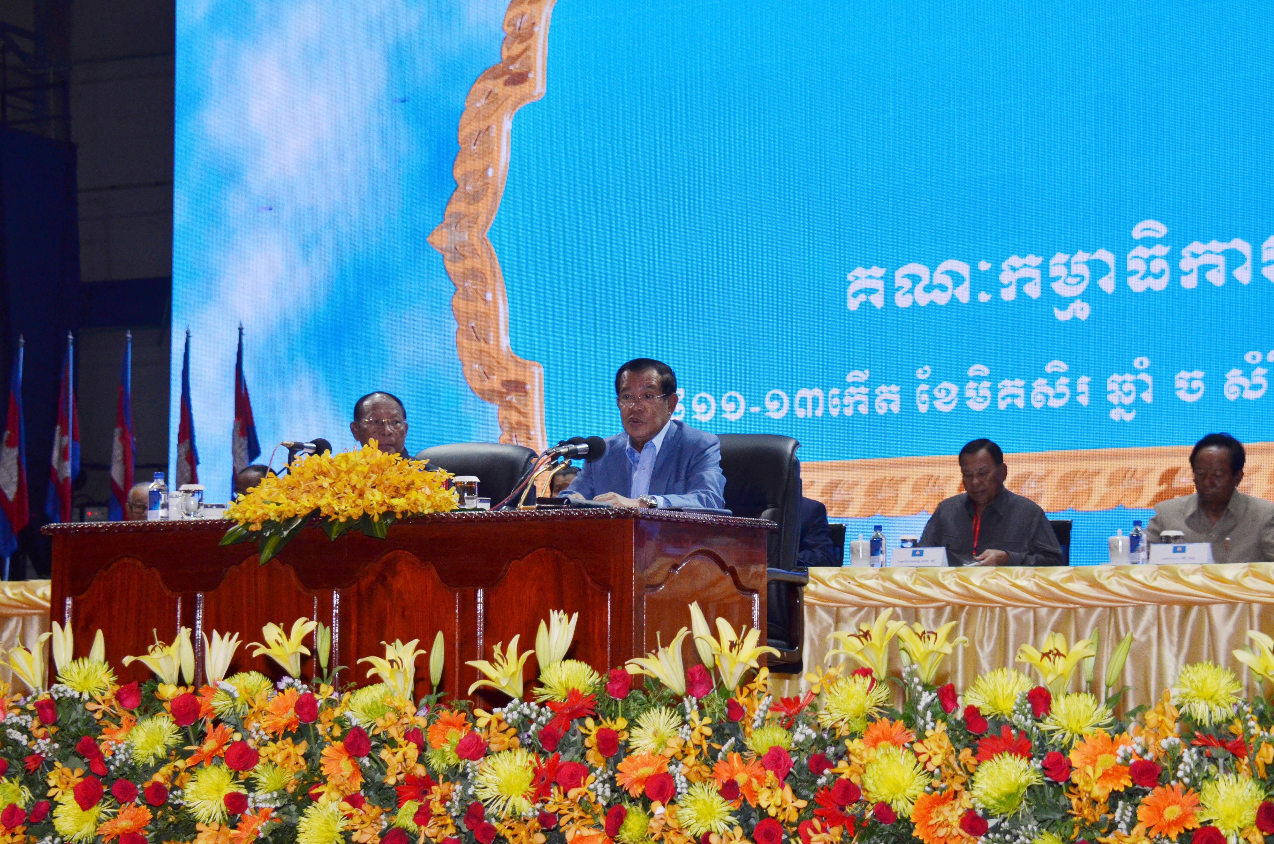 柬埔寨人民党名誉主席韩桑林在埔寨人民党（CPP）第41次中央委员会大会上发表讲话。图自越通社