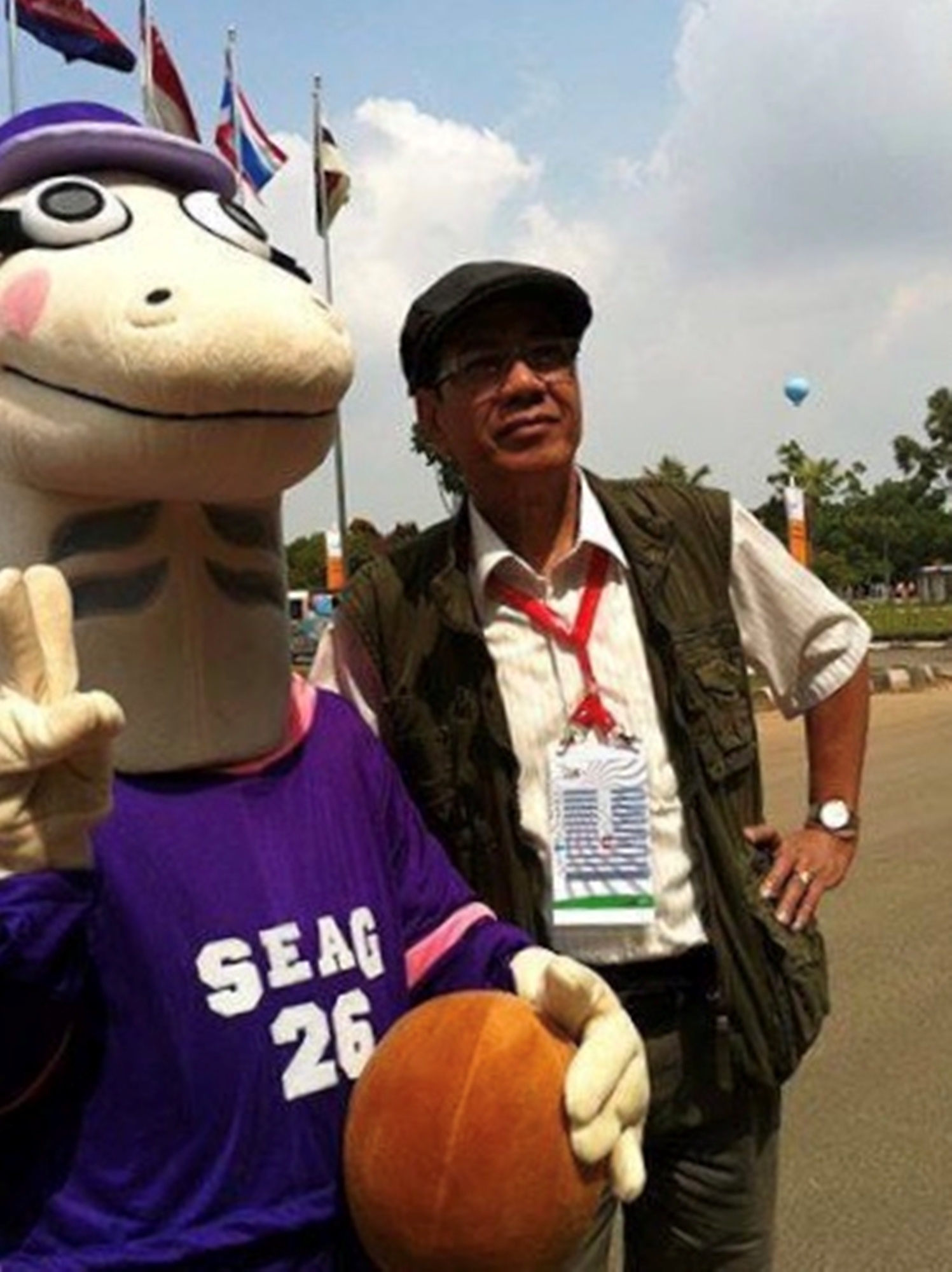 Nhạc sĩ, nhà báo Nguyễn Lưu từng có mặt ở nhiều sự kiện thể thao lớn của khu vực (Ảnh: Nhân vật cung cấp)