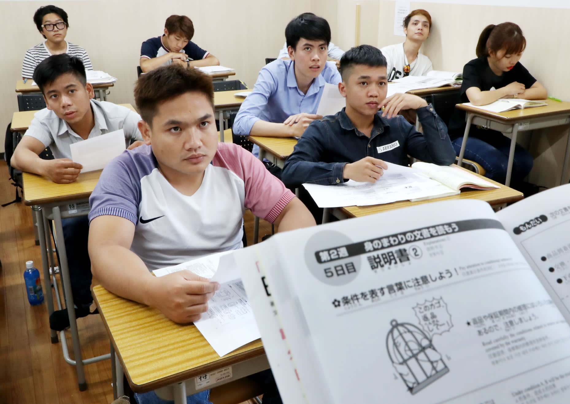 Du học sinh Việt Nam trong một lớp học tiếng Nhật ở Sakai, Osaka. (Nguồn: asia.nikkei.com)