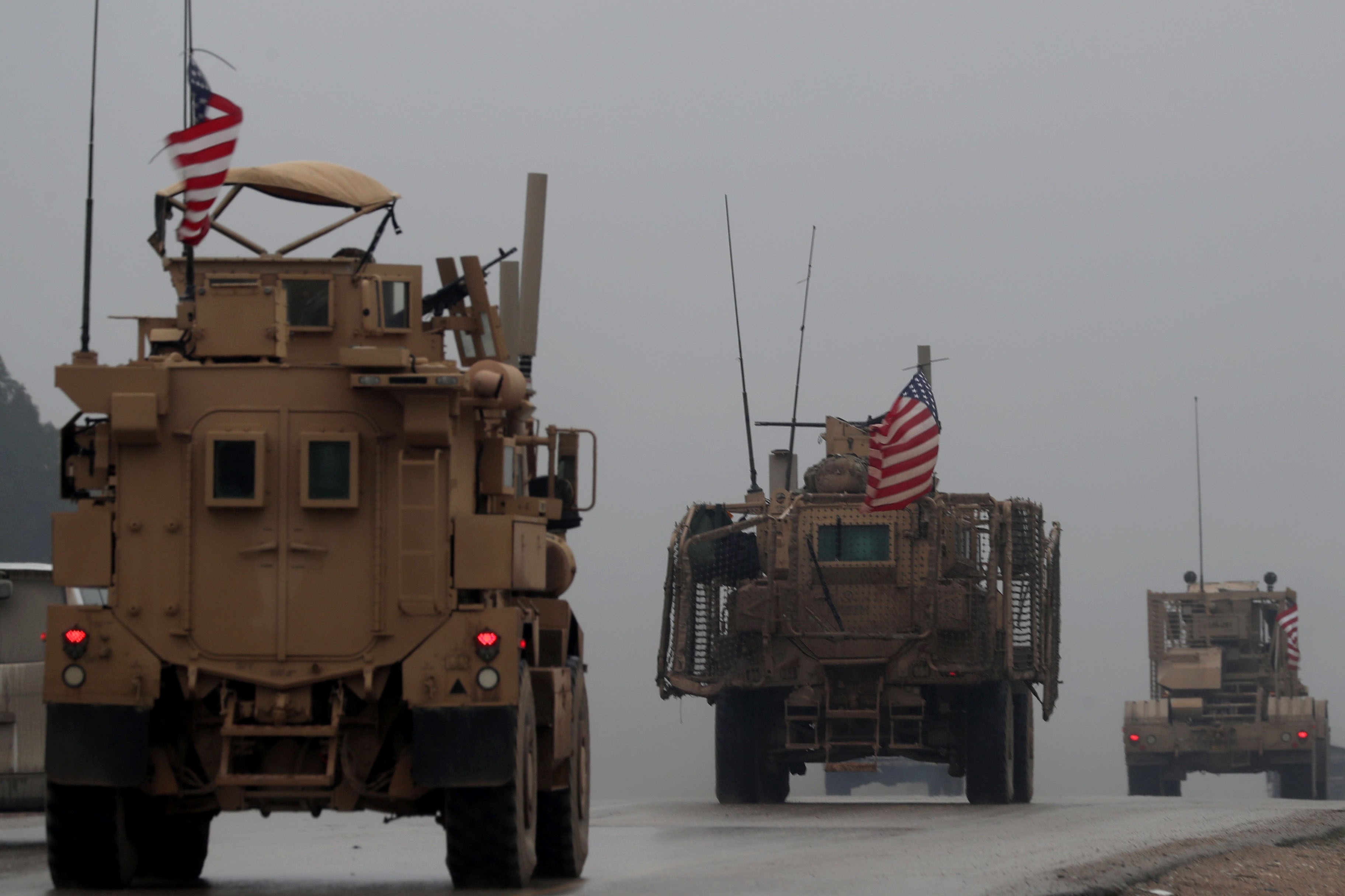 Ảnh tư liệu: Đoàn xe quân sự Mỹ được triển khai tại thành phố Manbij, Syria, ngày 30/12/2018. (Nguồn: AFP/TTXVN).