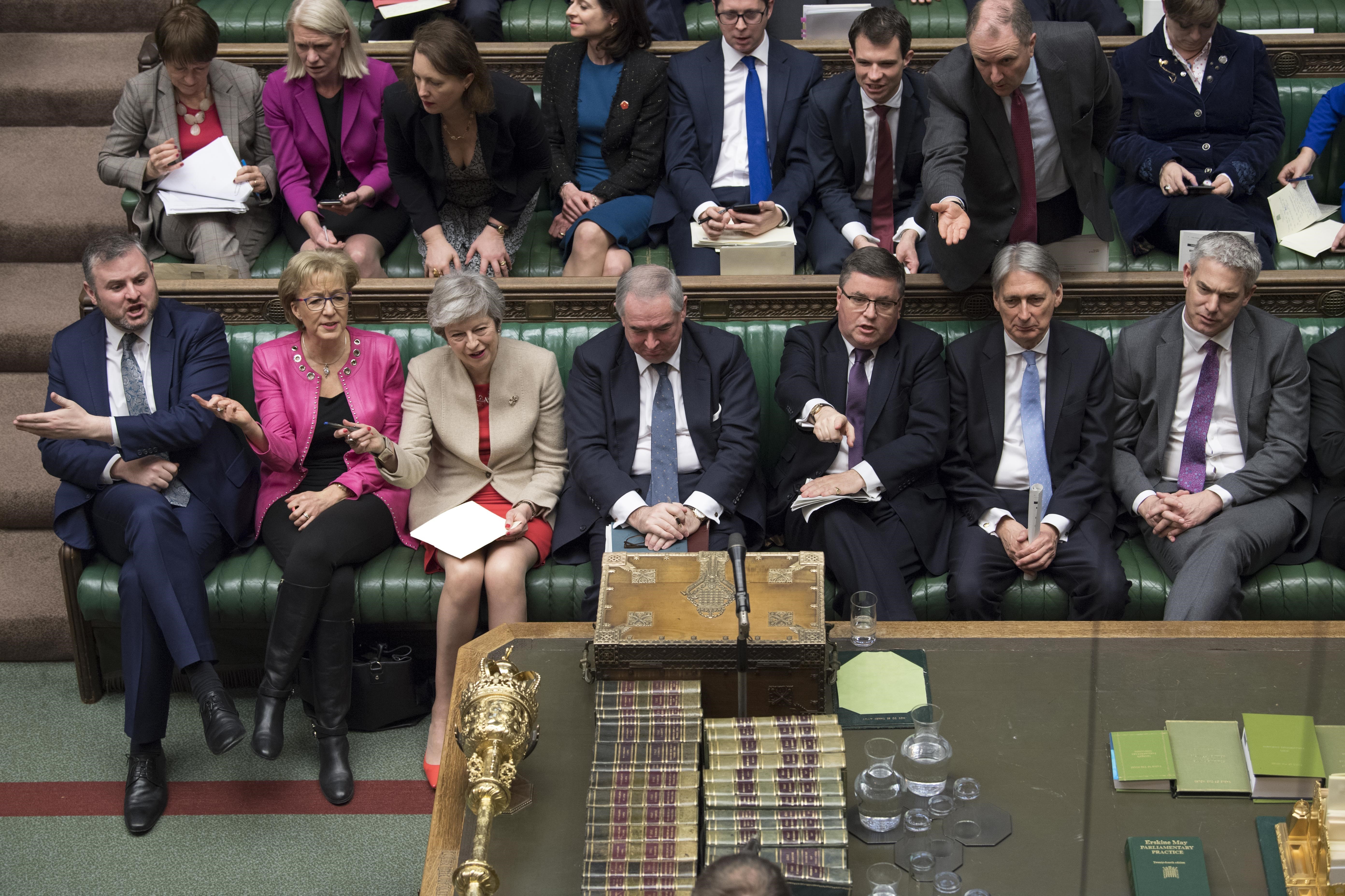 Thủ tướng Anh Theresa May (thứ 3, trái, hàng đầu) tại phiên họp của Hạ viện về thỏa thuận Brexit tại London, ngày 29/3/2019. (Nguồn: THX/TTXVN)