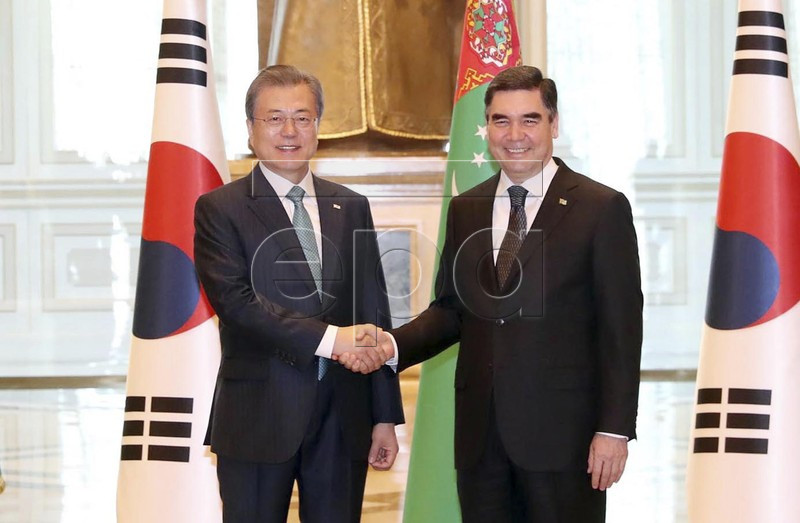Tổng thống Hàn Quốc và Tổng thống Turkmenistan Gurbanguly Berdimuhamedow. (Nguồn: EPA)