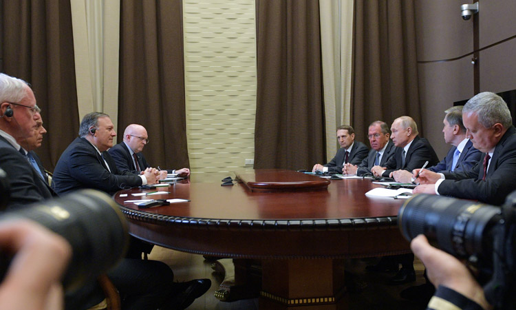 Tổng thống Nga Vladimir Putin hội đàm với Ngoại người Mỹ Mike Pompeo ở Sochi. (Nguồn: Reuters)
