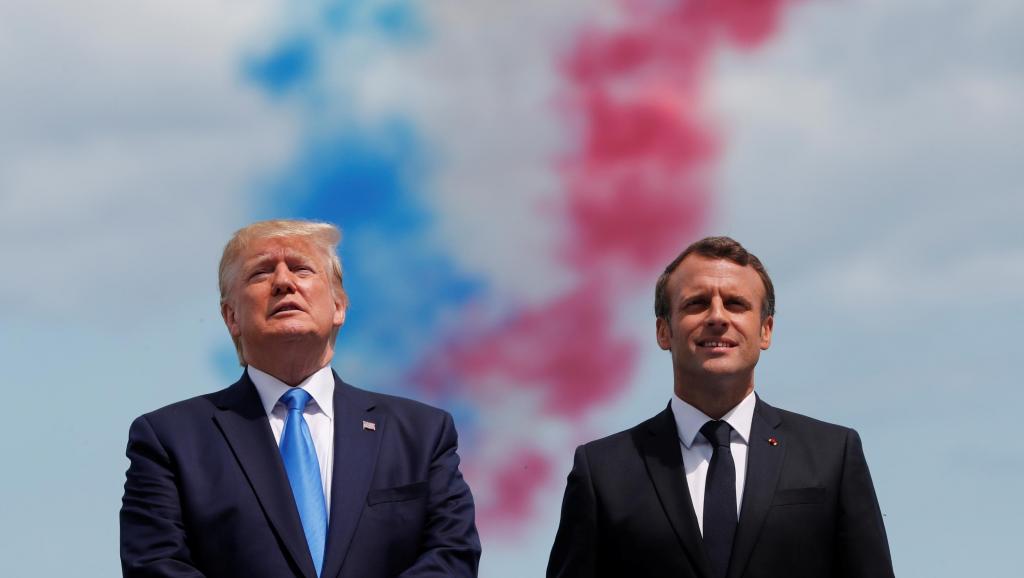 Tổng thống Mỹ Donald Trump (trái) và Tổng thống Pháp Emmanuel Macron tại Normandy, ngày 6/6. (Nguồn: Reuters).
