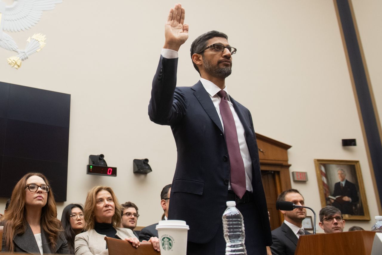 CEO Google  Sundar Pichai tại phiên điều trần trước Ủy ban Tư pháp Hạ viện Mỹ, tháng 12/2018. (Nguồn: AFP)