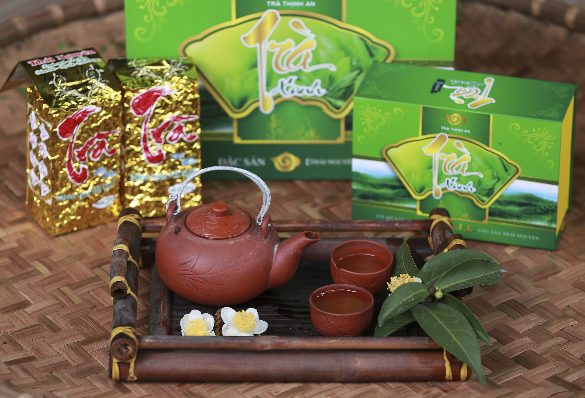 Thinh An tea with its eye-catching packaging       