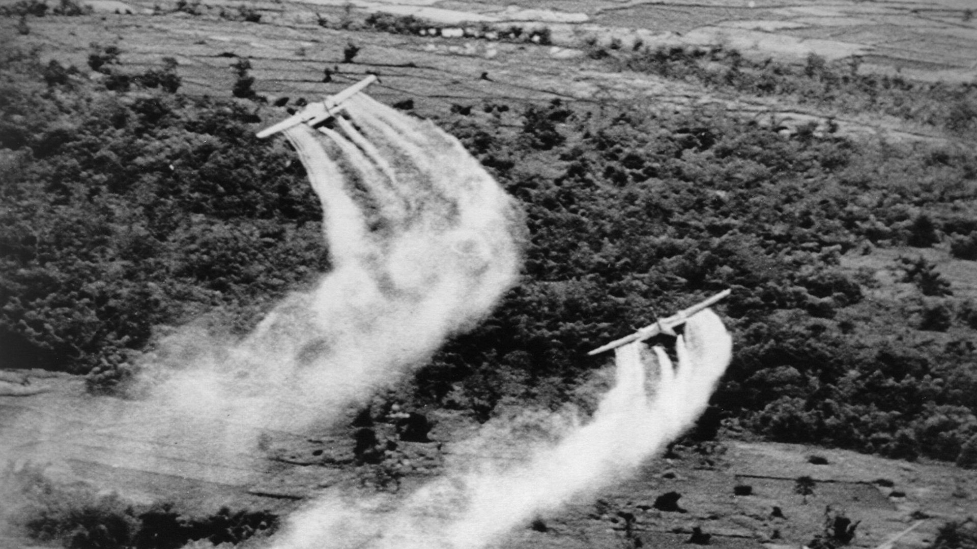 Máy bay phun rải chất dioxin trong chiến tranh Việt Nam. (Nguồn: Getty Images)
