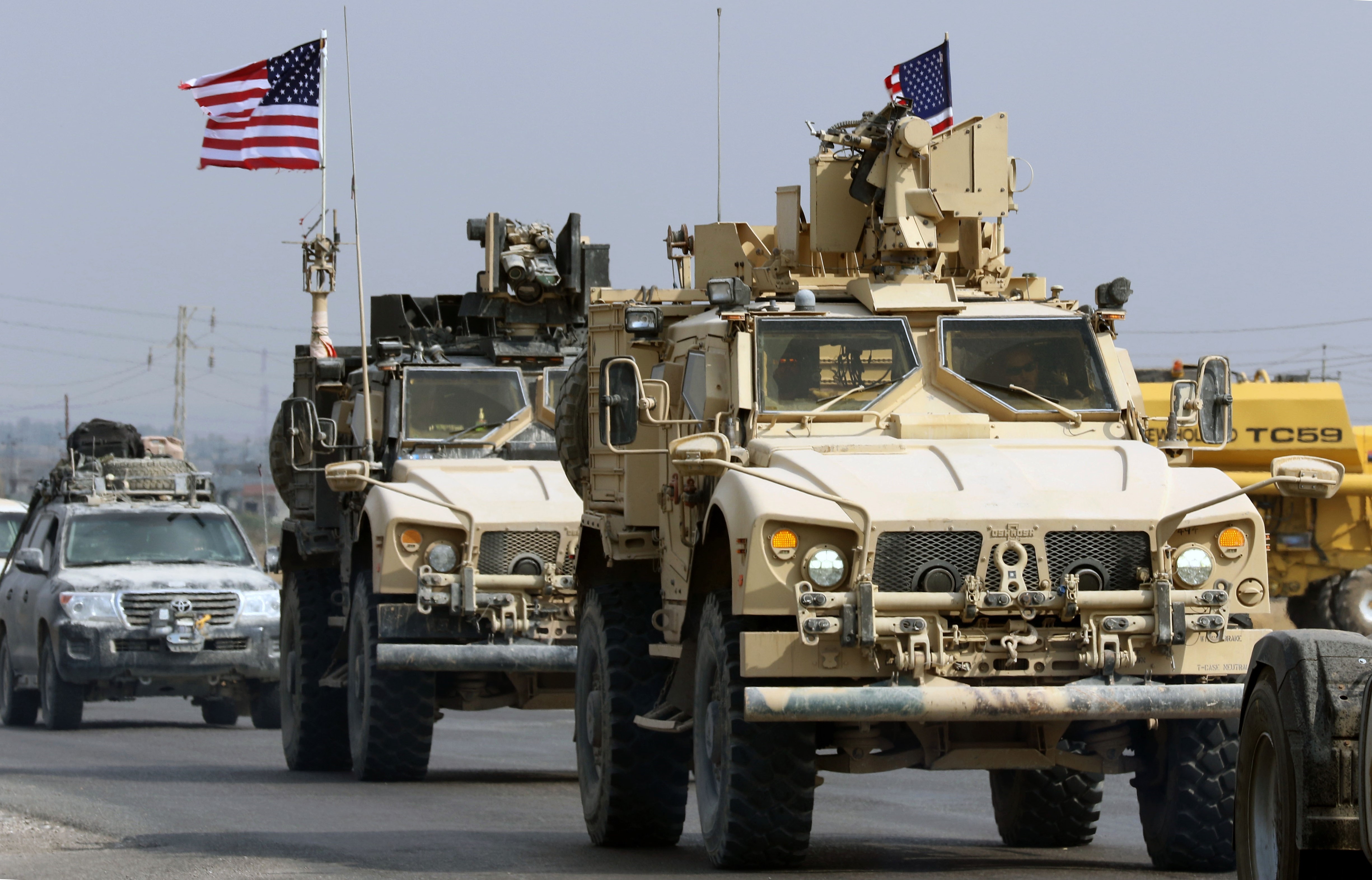 Đoàn xe quân sự của Mỹ di chuyển gần thị trấn Bardarash thuộc vùng Dohuk, Iraq sau khi rút khỏi Syria, ngày 21/10/2019. (Nguồn: AFP/TTXVN)