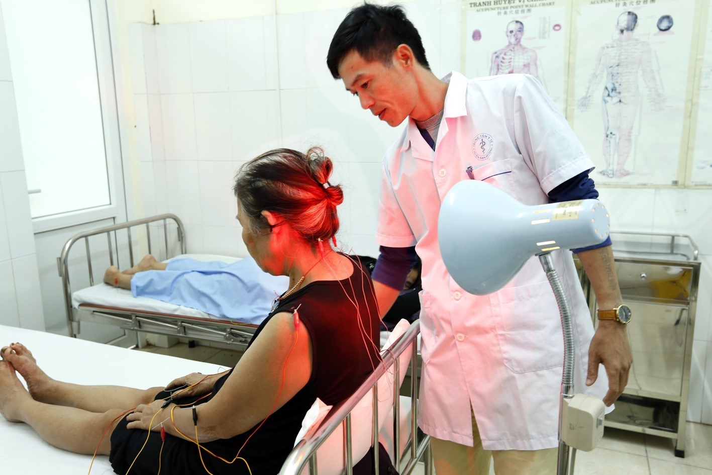Người dân xã Tân Hội, huyện Đan Phượng, Hà Nội được chăm sóc sức khỏe ban đầu, phòng chống dịch bệnh ngay tại cơ sở từ mô hình trạm y tế theo nguyên lý Y học gia đình. (Ảnh: PV/Vietnam+)
