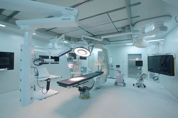 Bệnh viện tư nhân trang bị phòng mổ Hybrid cùng nhiều thiết bị hiện đại, đáp ứng các yêu cầu cao trong phẫu thuật. (Ảnh: CTV)
