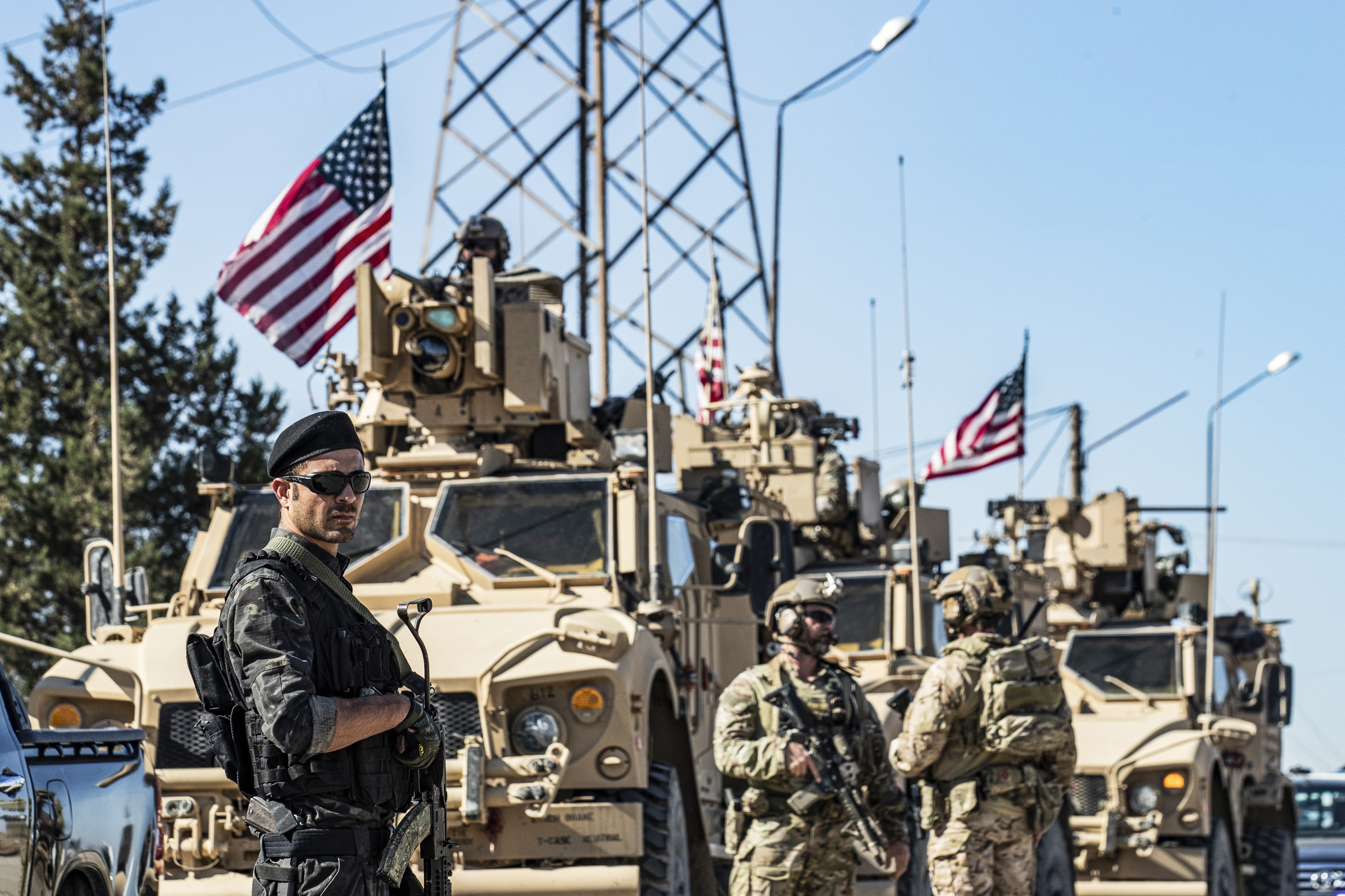 Binh sỹ Mỹ tuần tra tại Rumaylan thuộc tỉnh Hasakeh, Đông Bắc Syria ngày 6/11/2019. (Ảnh: AFP/TTXVN)