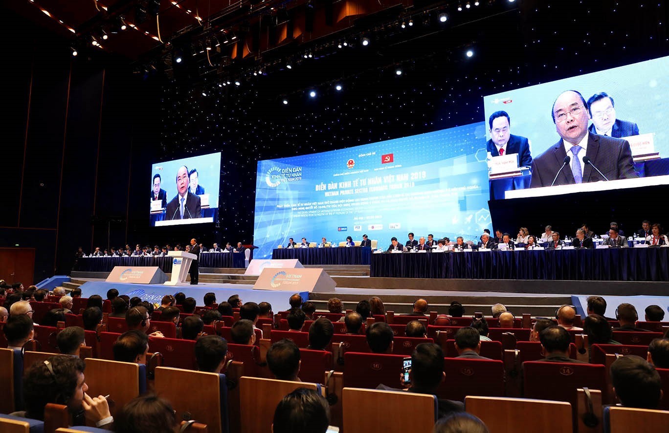 Thủ tướng Chính phủ Nguyễn Xuân Phúc phát biểu tại diễn đàn Kinh tế tư nhân Việt Nam 2019. (Ảnh: Phương Hoa/TTXVN)