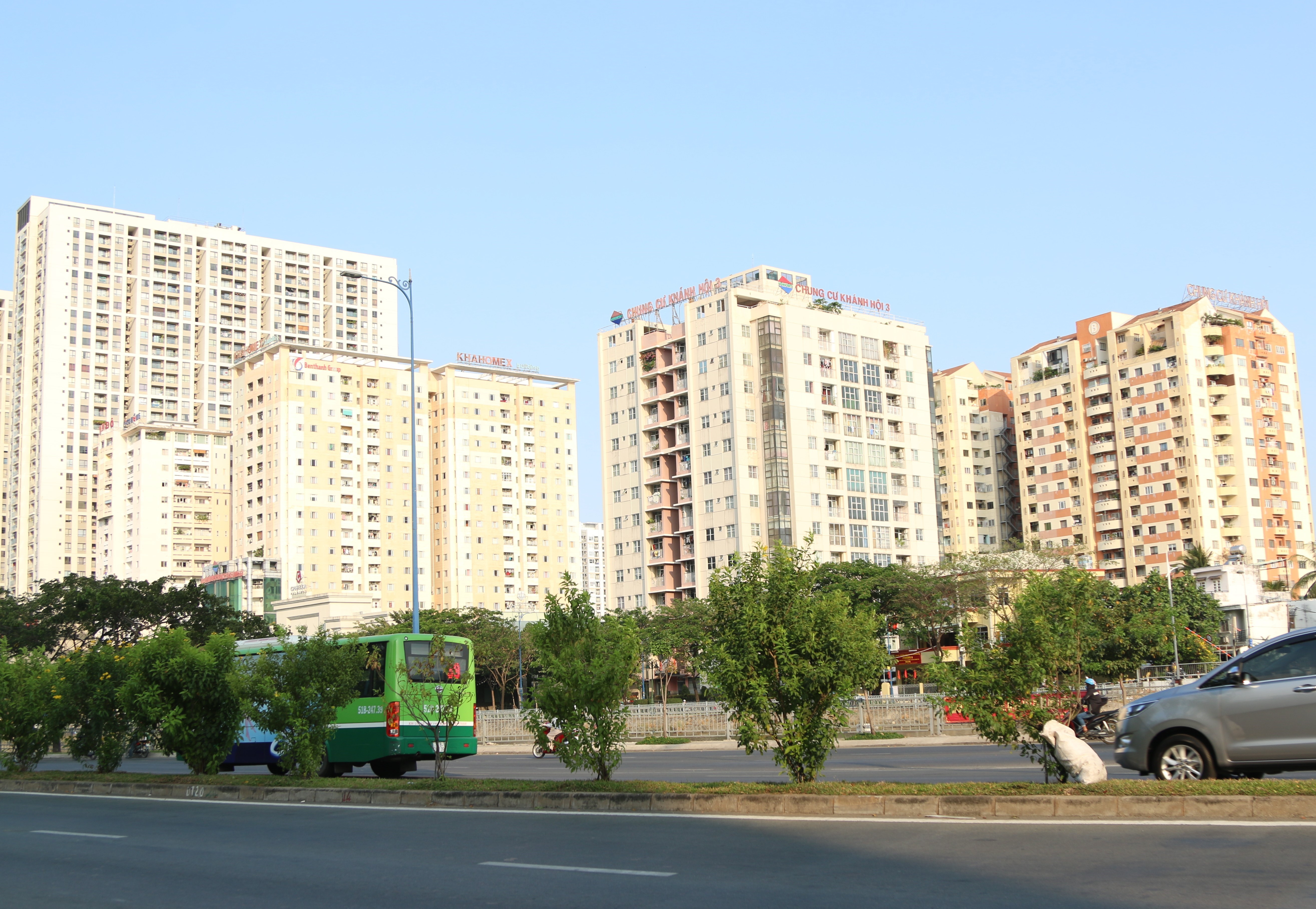 Dự án chung cư Khánh Hội 2 có nguồn gốc đất công, từng xảy ra vi phạm trật tự xây dựng. (Ảnh: Trần Xuân Tình/TTXVN)