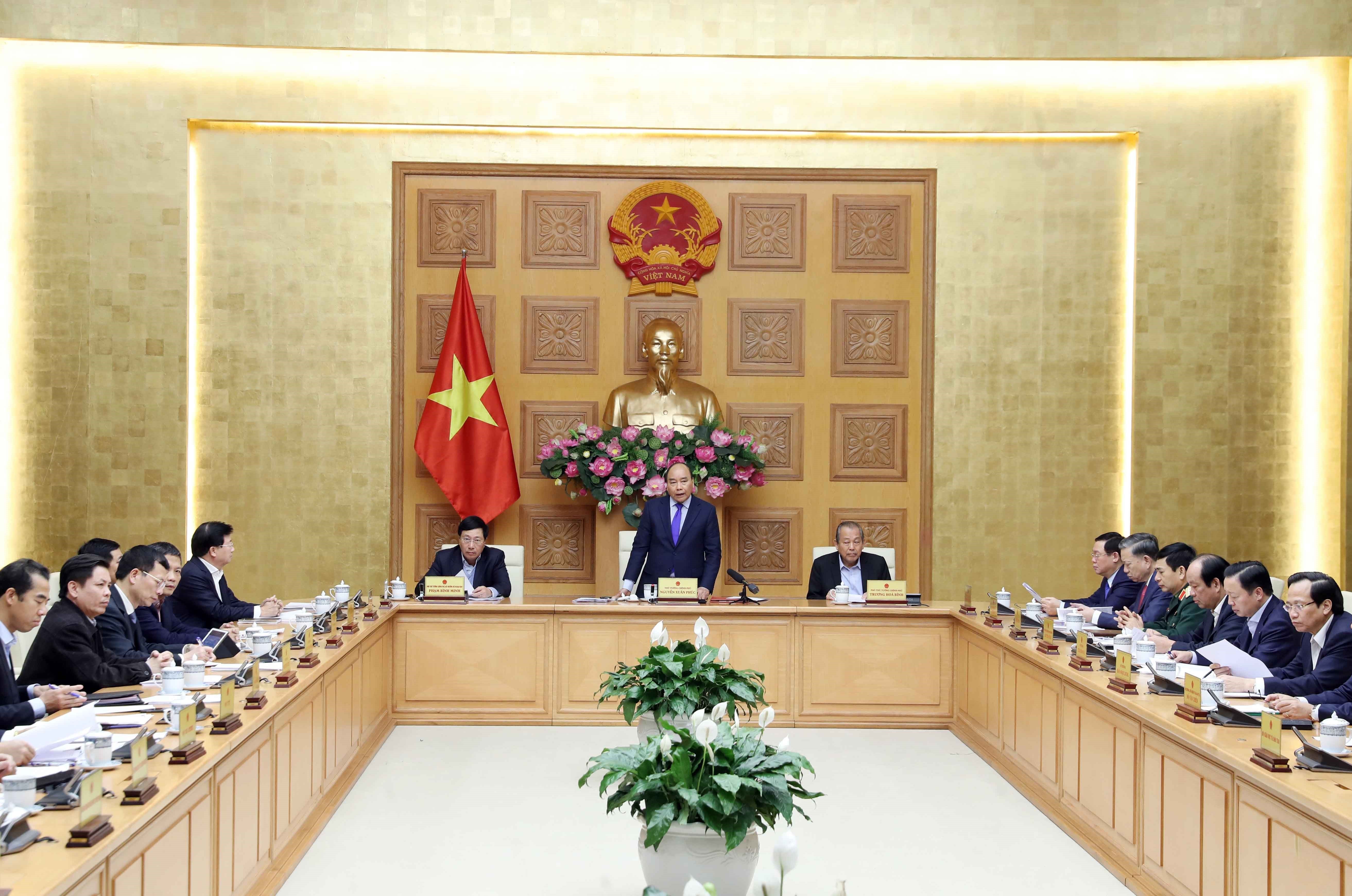 Thủ tướng Nguyễn Xuân Phúc chủ trì họp Chính phủ triển khai nhiệm vụ sau Tết và phòng chống dịch bệnh viêm đường hô hấp cấp do nCoV gây ra, ngày 30/1/2020. (Ảnh: Thống Nhất/TTXVN)