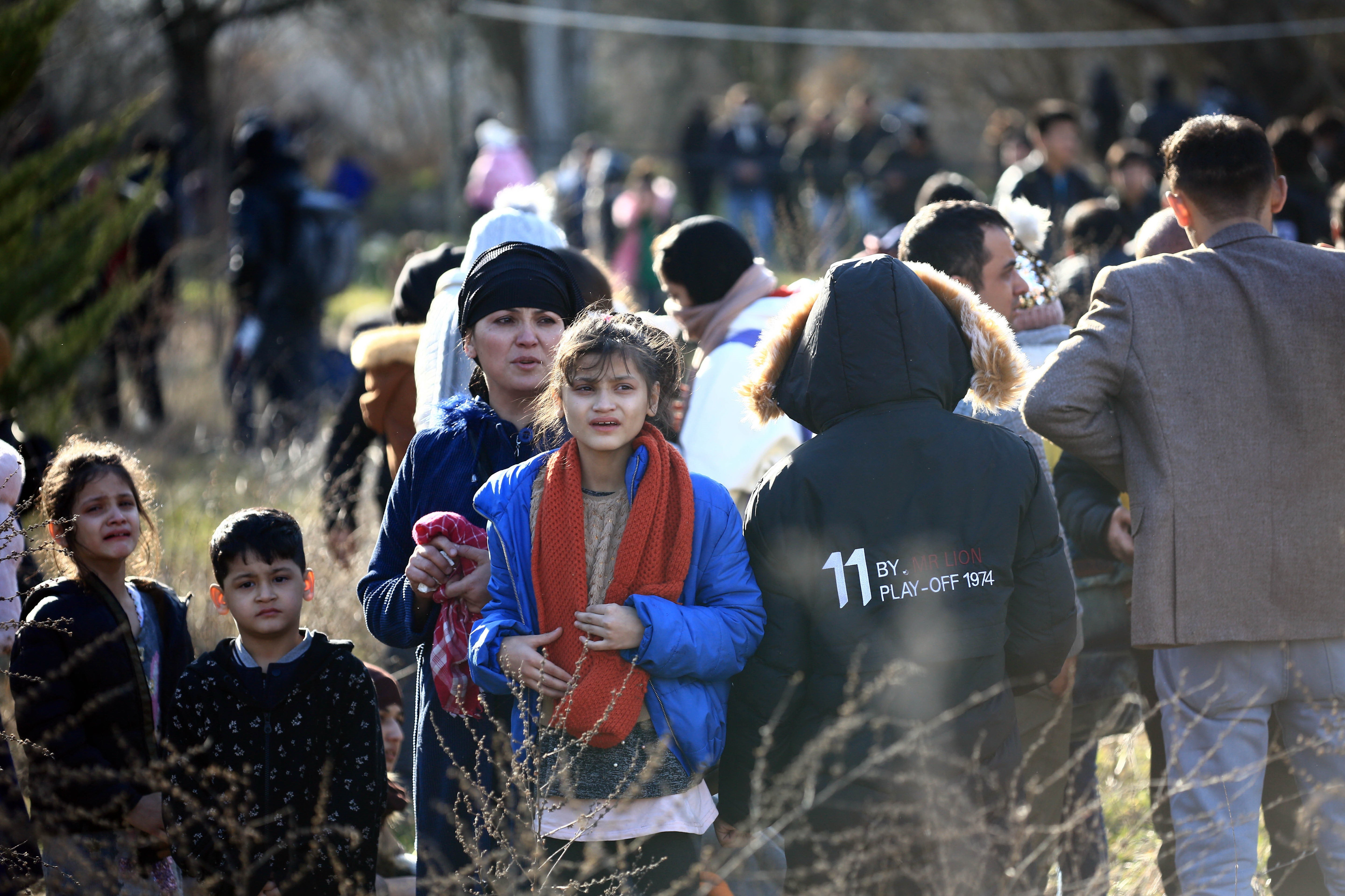 Người di cư tiến về khu vực biên giới Thổ Nhĩ Kỳ-Hy Lạp ở tỉnh Edirne, Thổ Nhĩ  Kỳ. (Ảnh: THX/TTXVN)