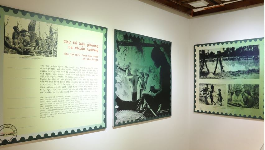  Những bức thư từ hậu phương gửi vào tiền tuyến trưng bày tại triển lãm chuyên đề “Thư, Nhật ký thời chiến” ngày 26/4/2018 tại Hà Nội.(Nguồn: Ban Tổ chức)