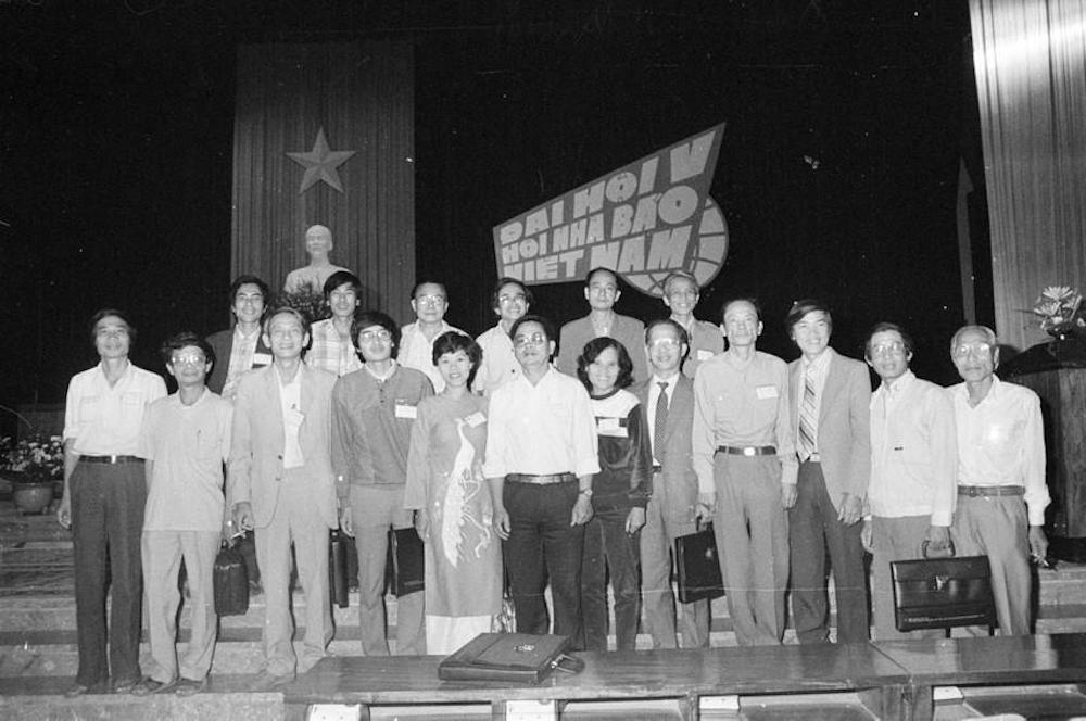Đoàn đại biểu TTXVN dự Đại hội V Hội Nhà báo Việt Nam tổ chức tại Hà Nội từ 16-18/10/1989. (Ảnh: TTTXVN)