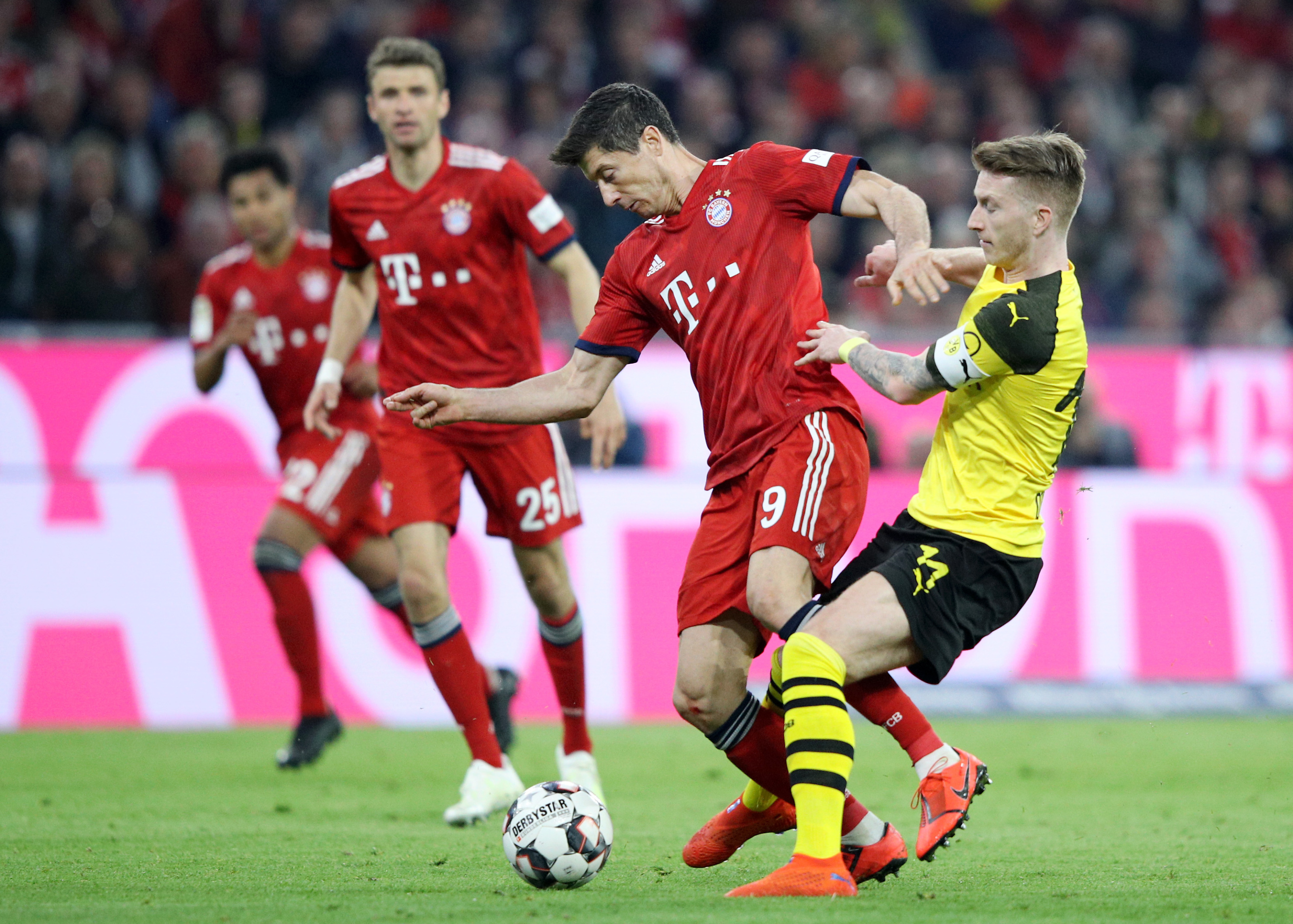 Reus và Dortmund cần vượt qua Bayern thì mới có thể mơ đến việc phá vỡ sự thống trị. (Nguồn: Getty Images)